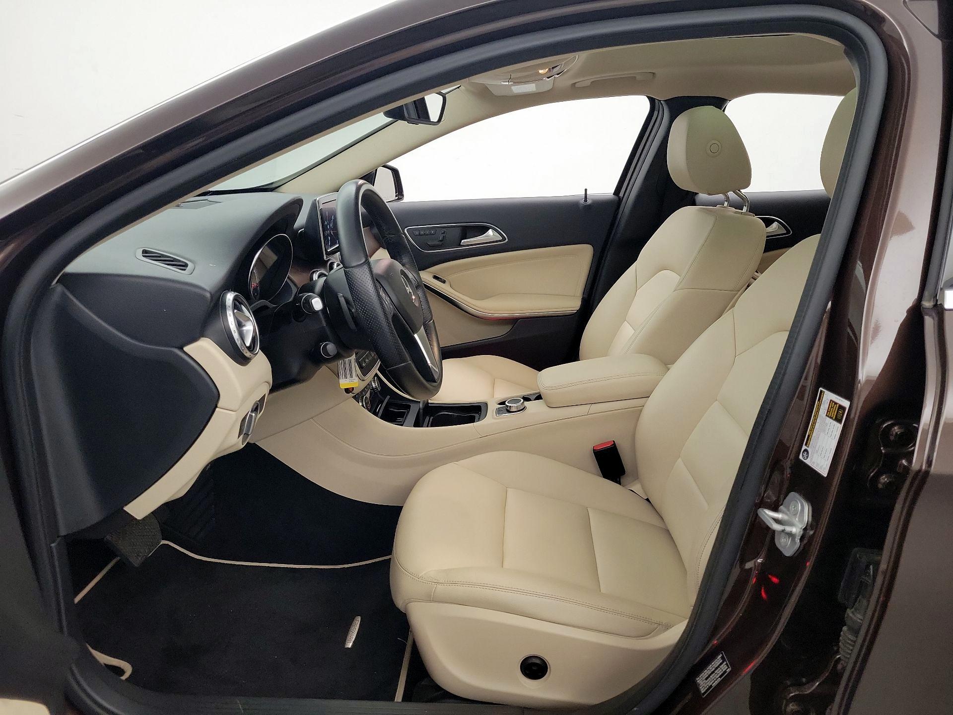 Thumbnail: 2015 Mercedes-Benz GLA - 11