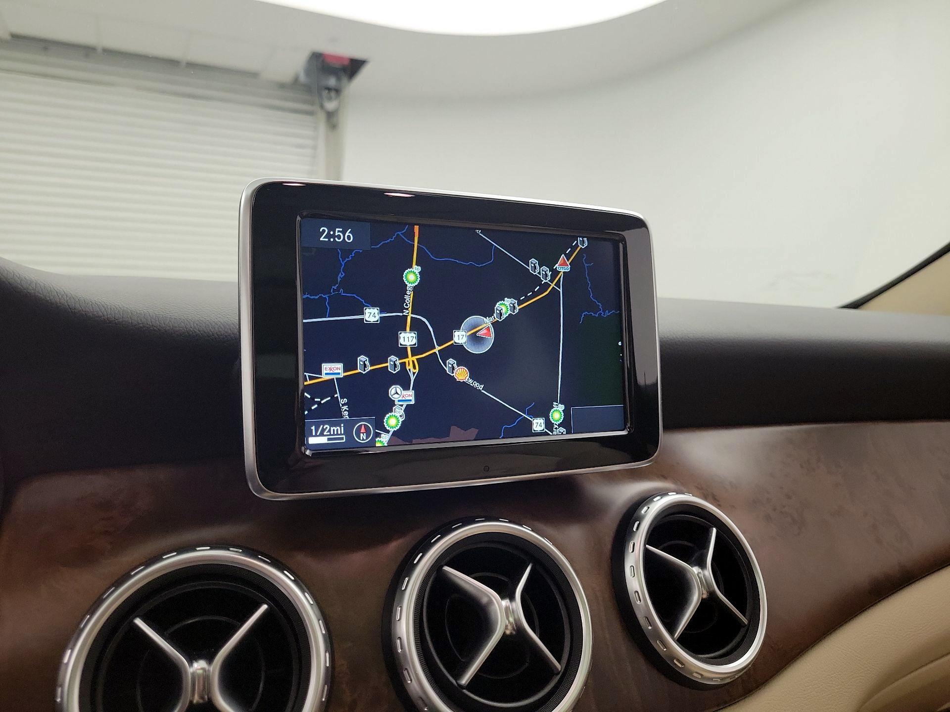 Thumbnail: 2015 Mercedes-Benz GLA - 14