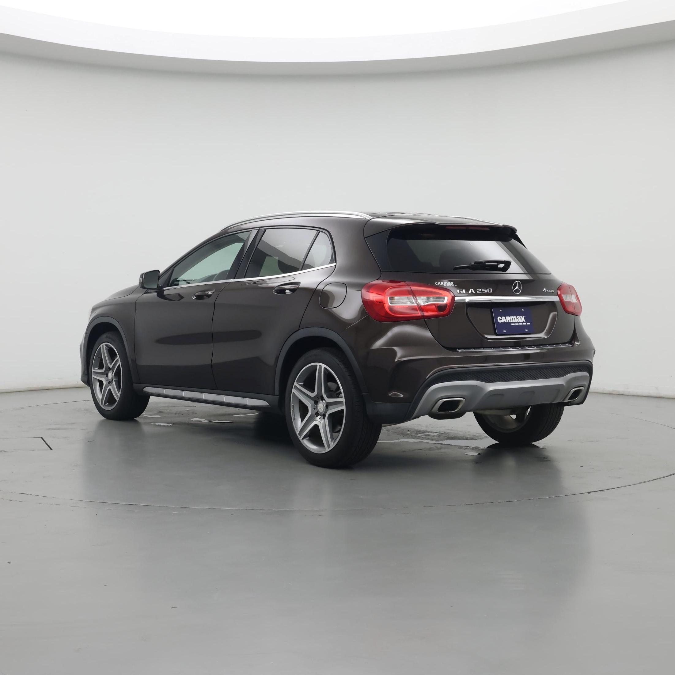 Thumbnail: 2015 Mercedes-Benz GLA - 2