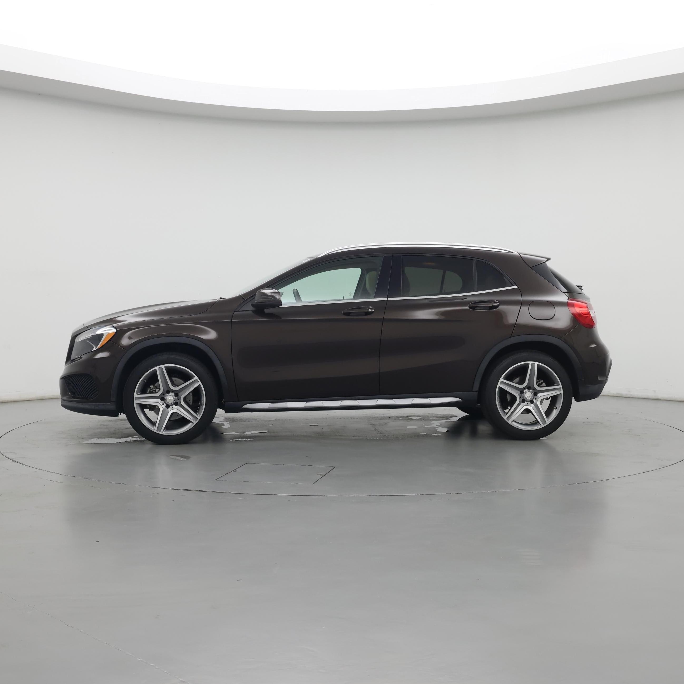Thumbnail: 2015 Mercedes-Benz GLA - 3