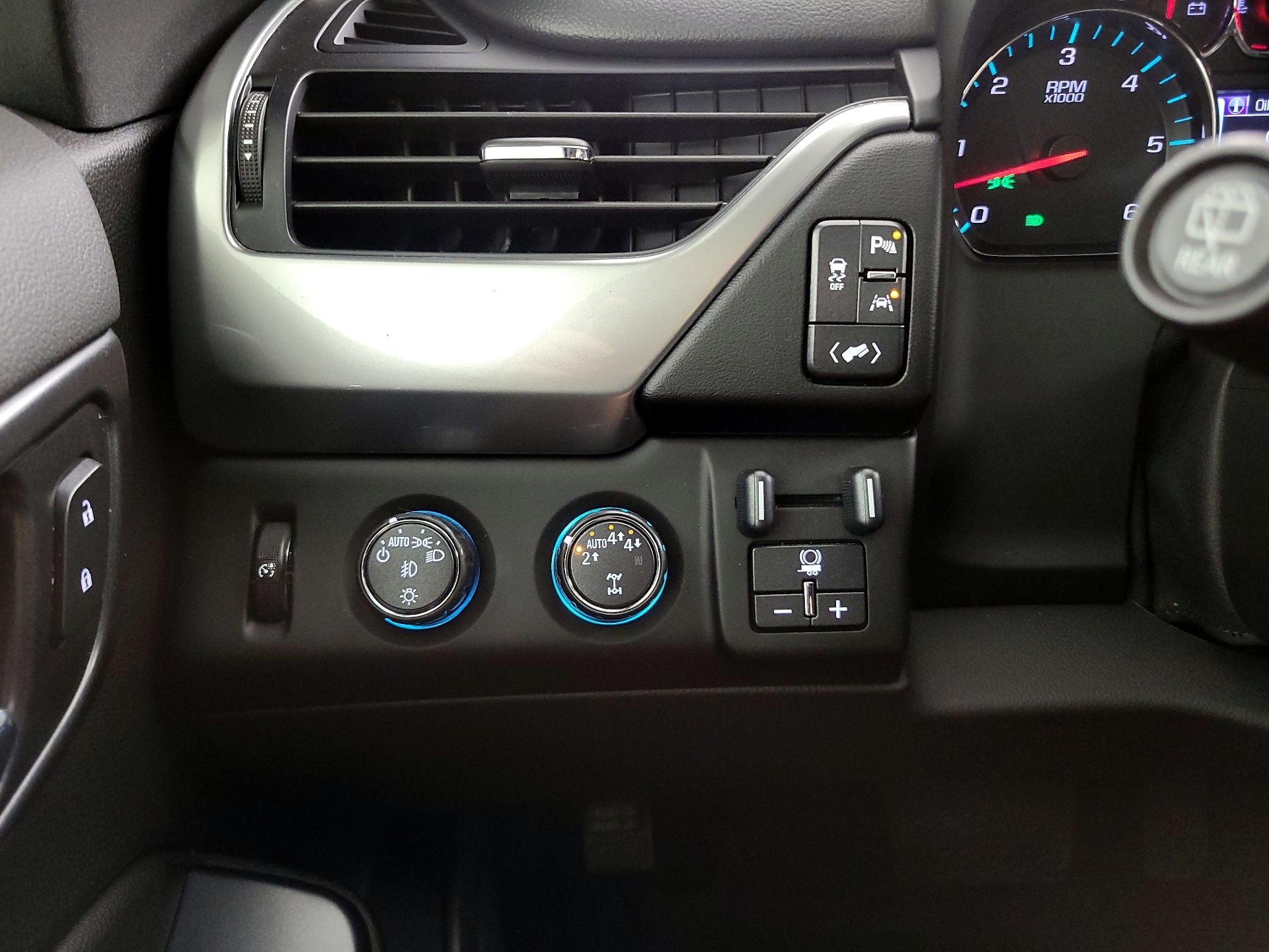 Thumbnail: 2020 Chevrolet Suburban - 11