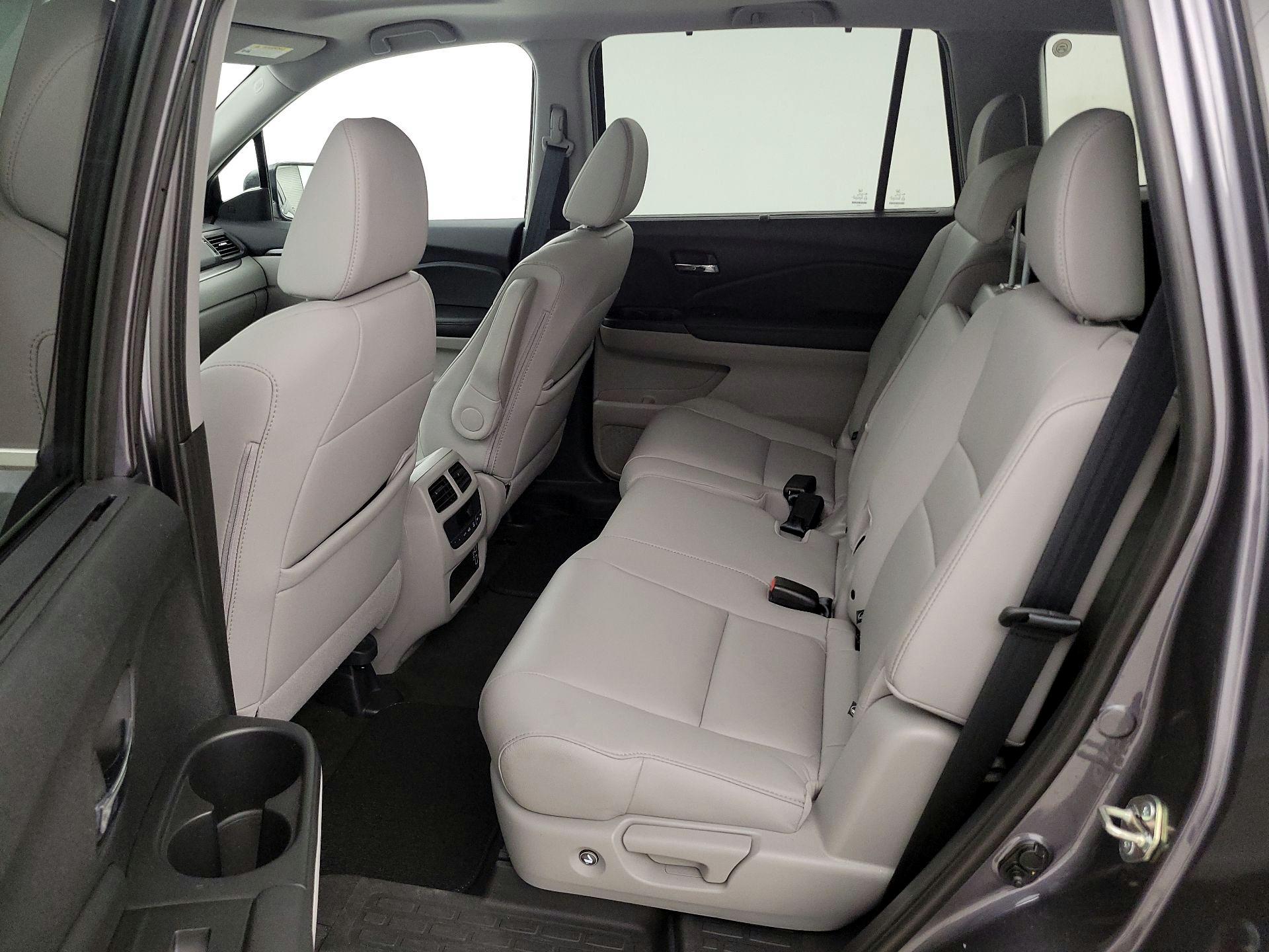 Thumbnail: 2020 Honda Pilot - 20