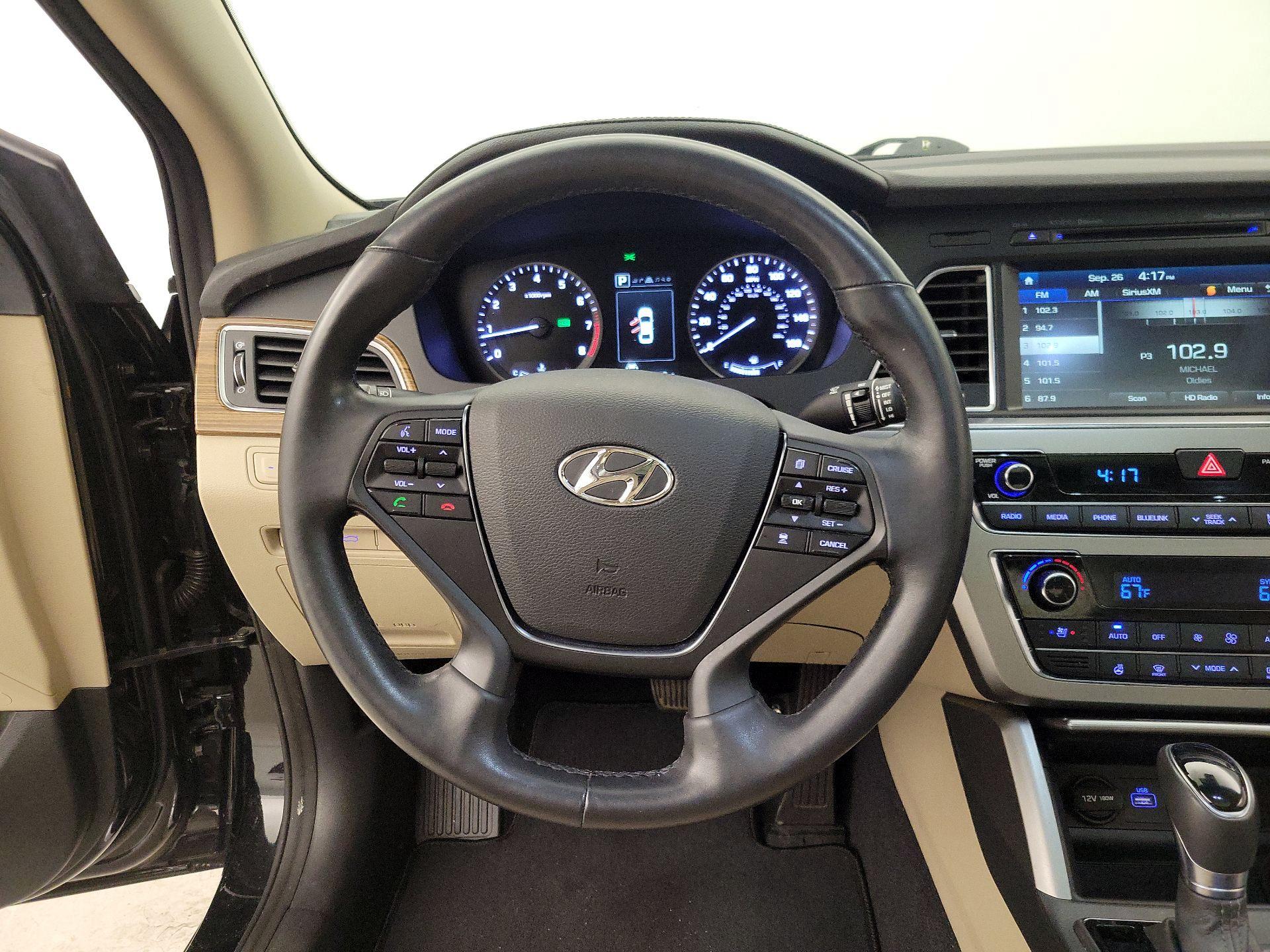 Thumbnail: 2015 Hyundai Sonata - 10