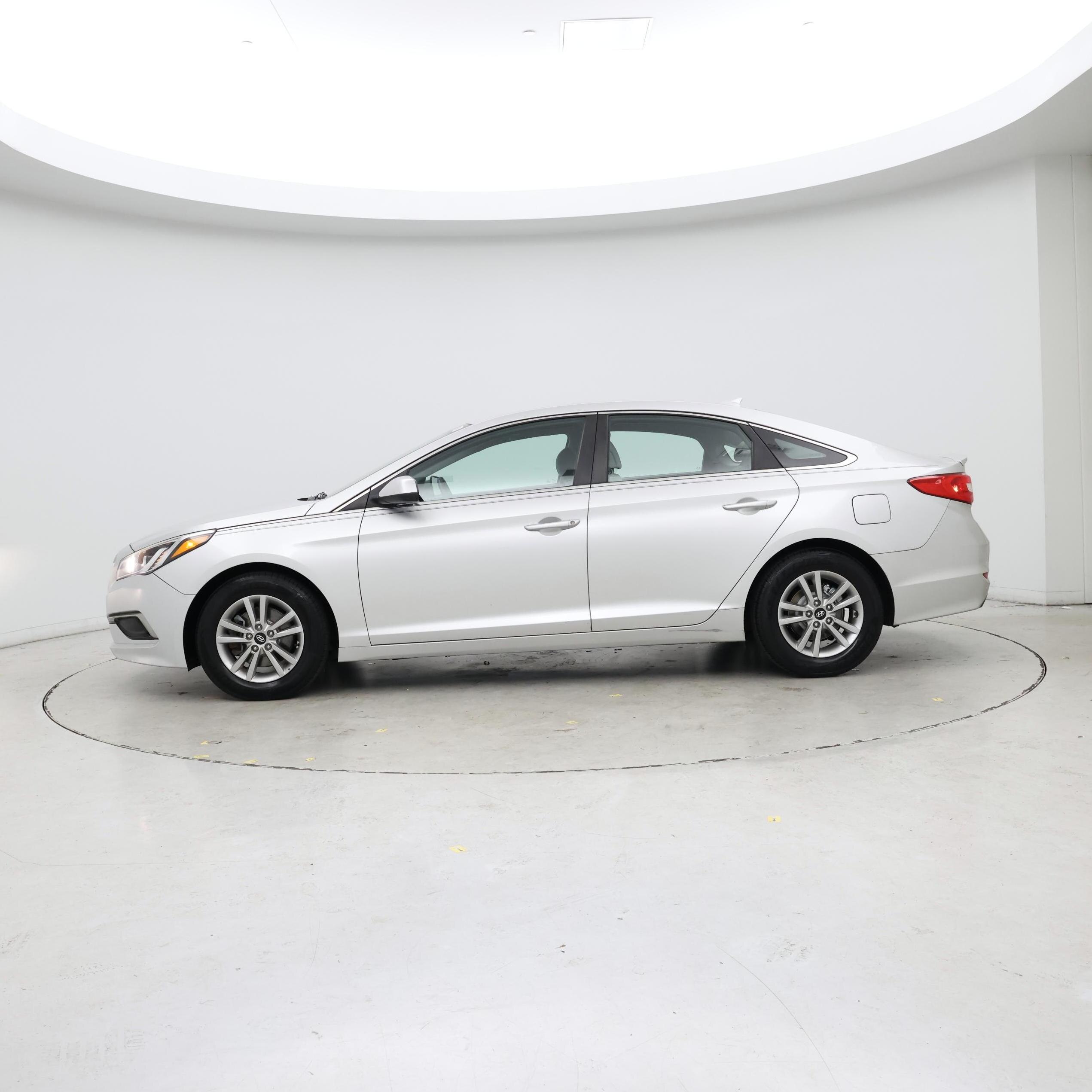 Thumbnail: 2016 Hyundai Sonata - 3