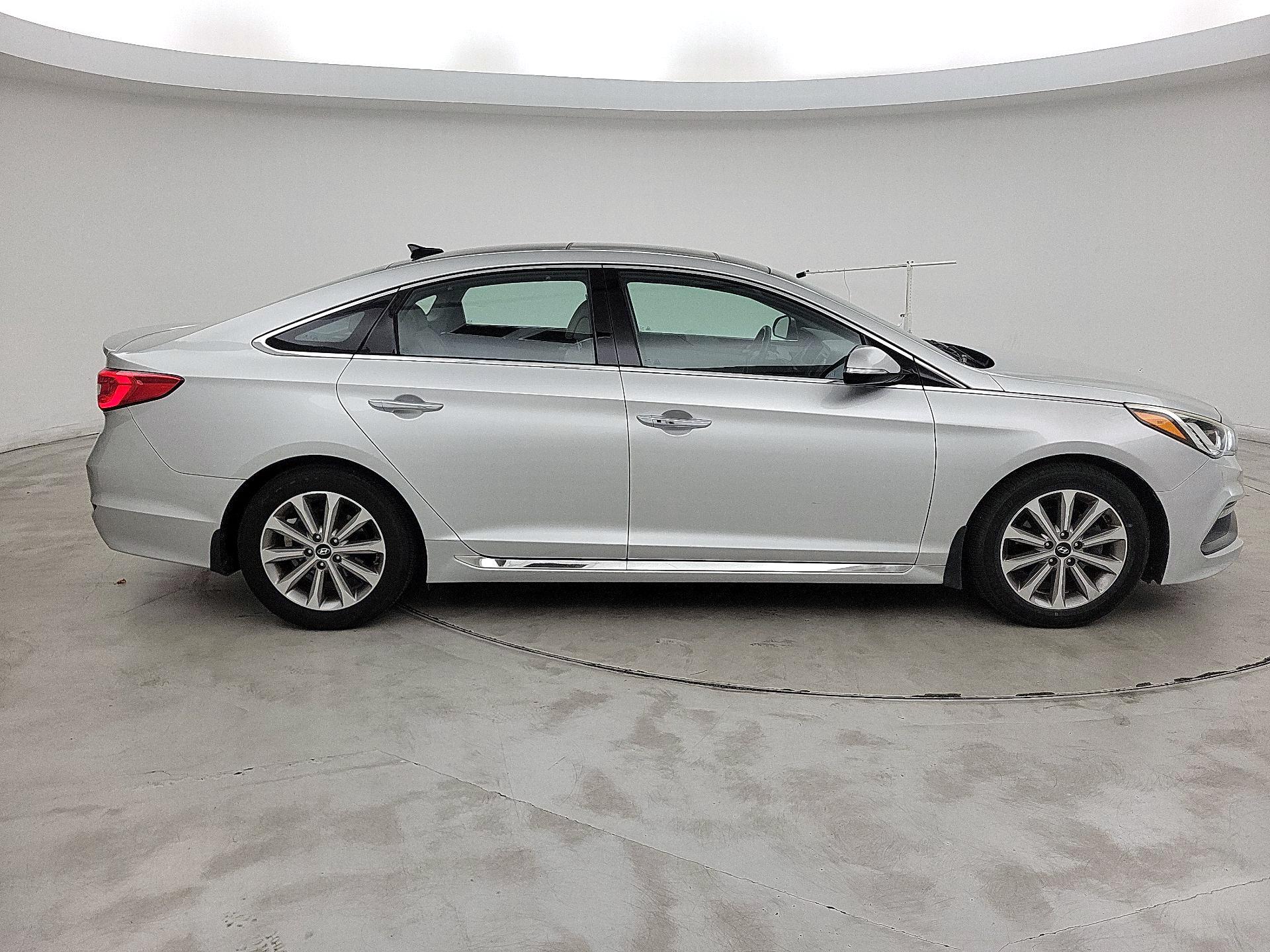 Thumbnail: 2016 Hyundai Sonata - 4