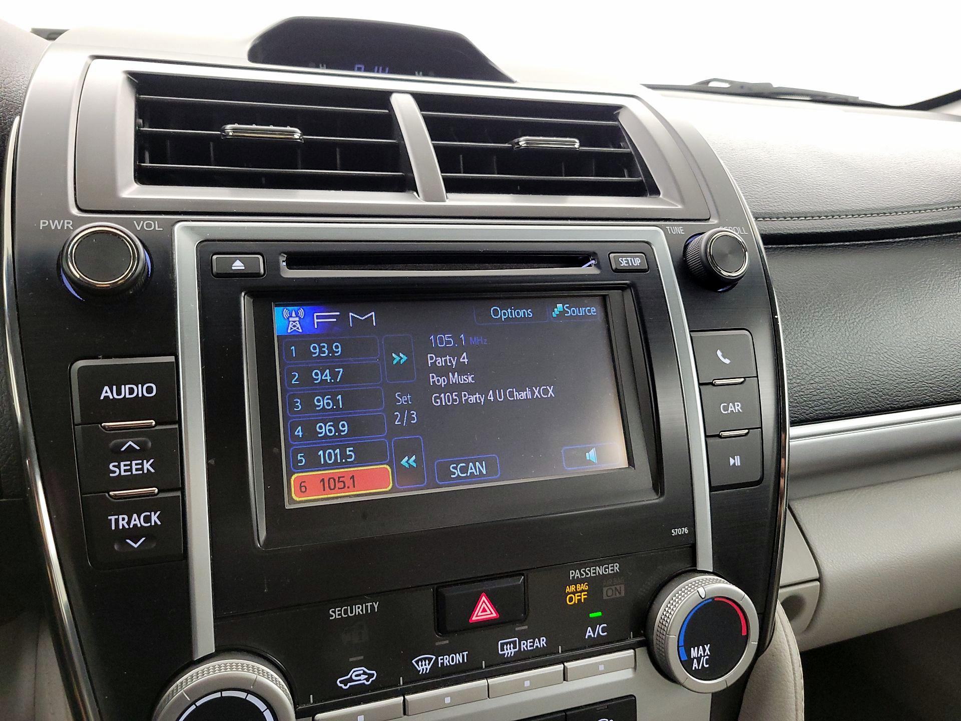 Thumbnail: 2014 Toyota Camry - 14