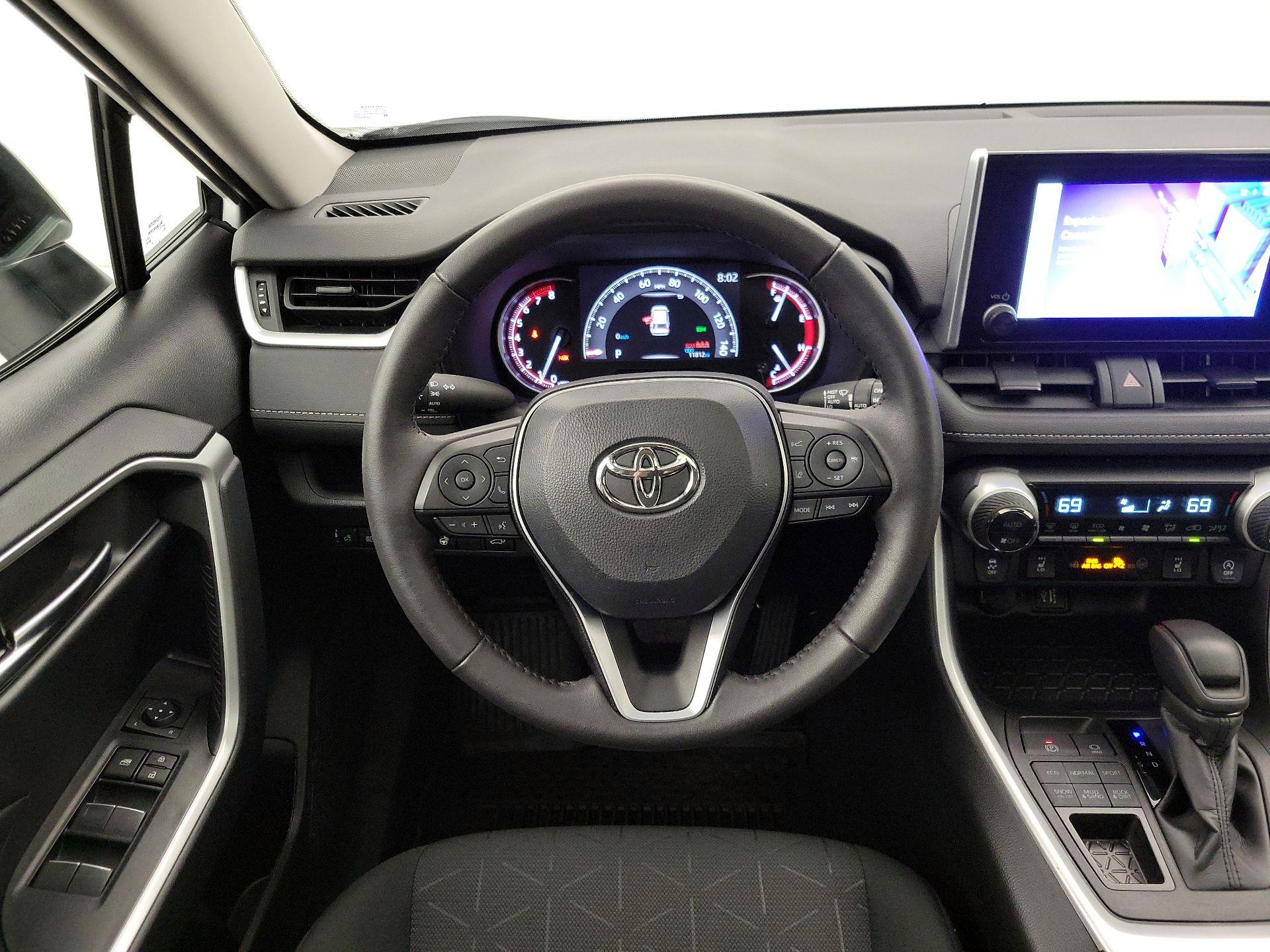 Thumbnail: 2024 Toyota RAV4 - 10