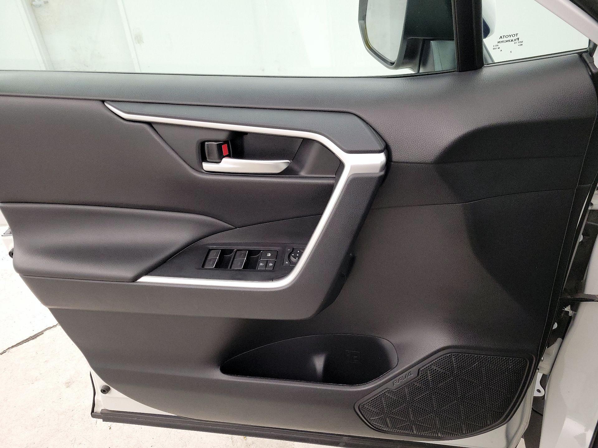 Thumbnail: 2024 Toyota RAV4 - 12