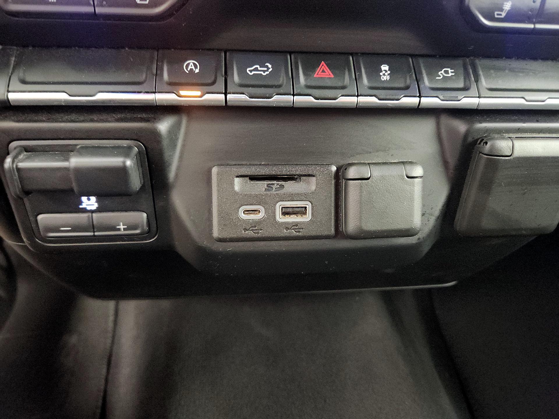 Thumbnail: 2020 Chevrolet Silverado 1500 - 18