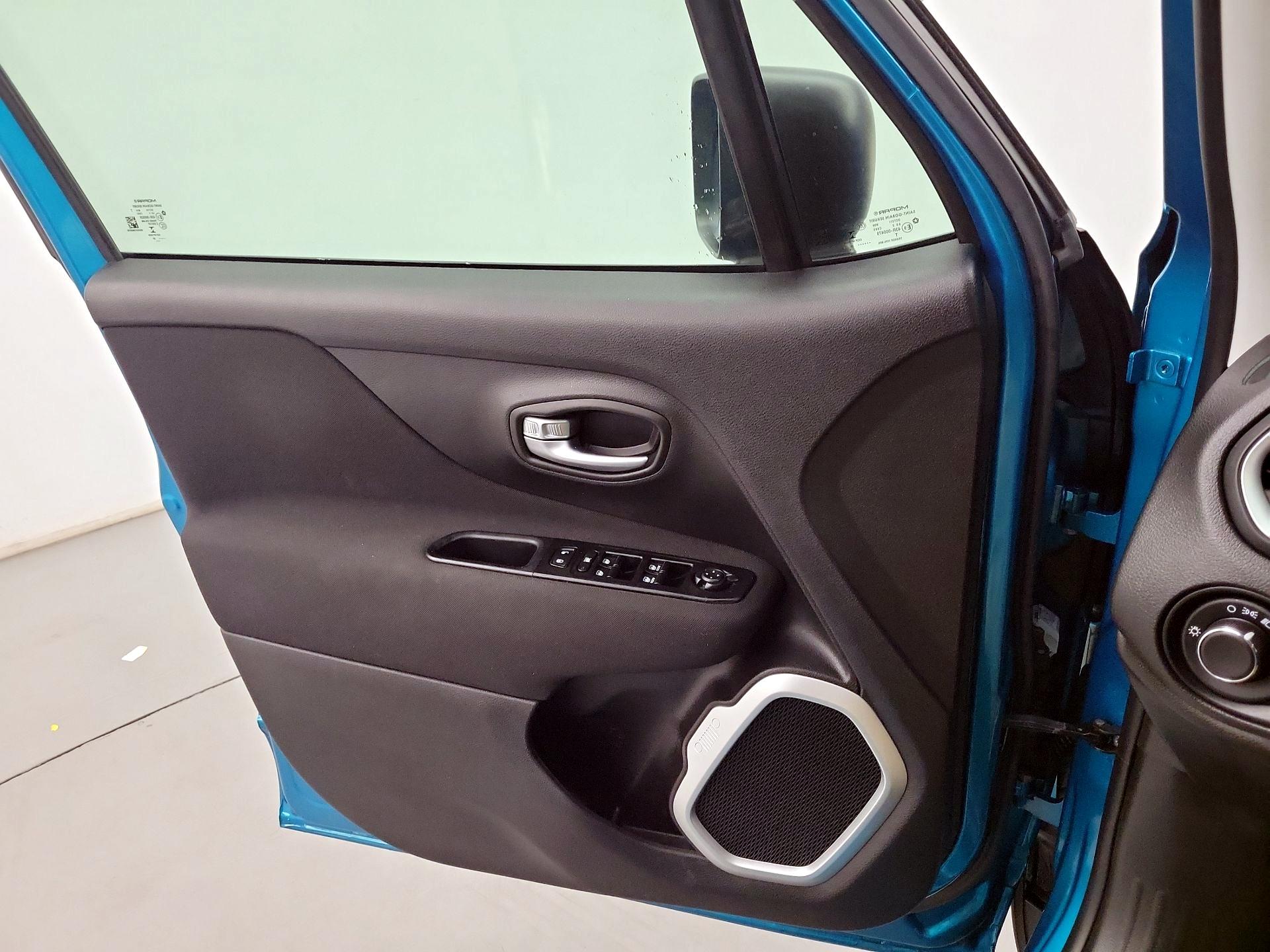 Thumbnail: 2020 Jeep Renegade - 12