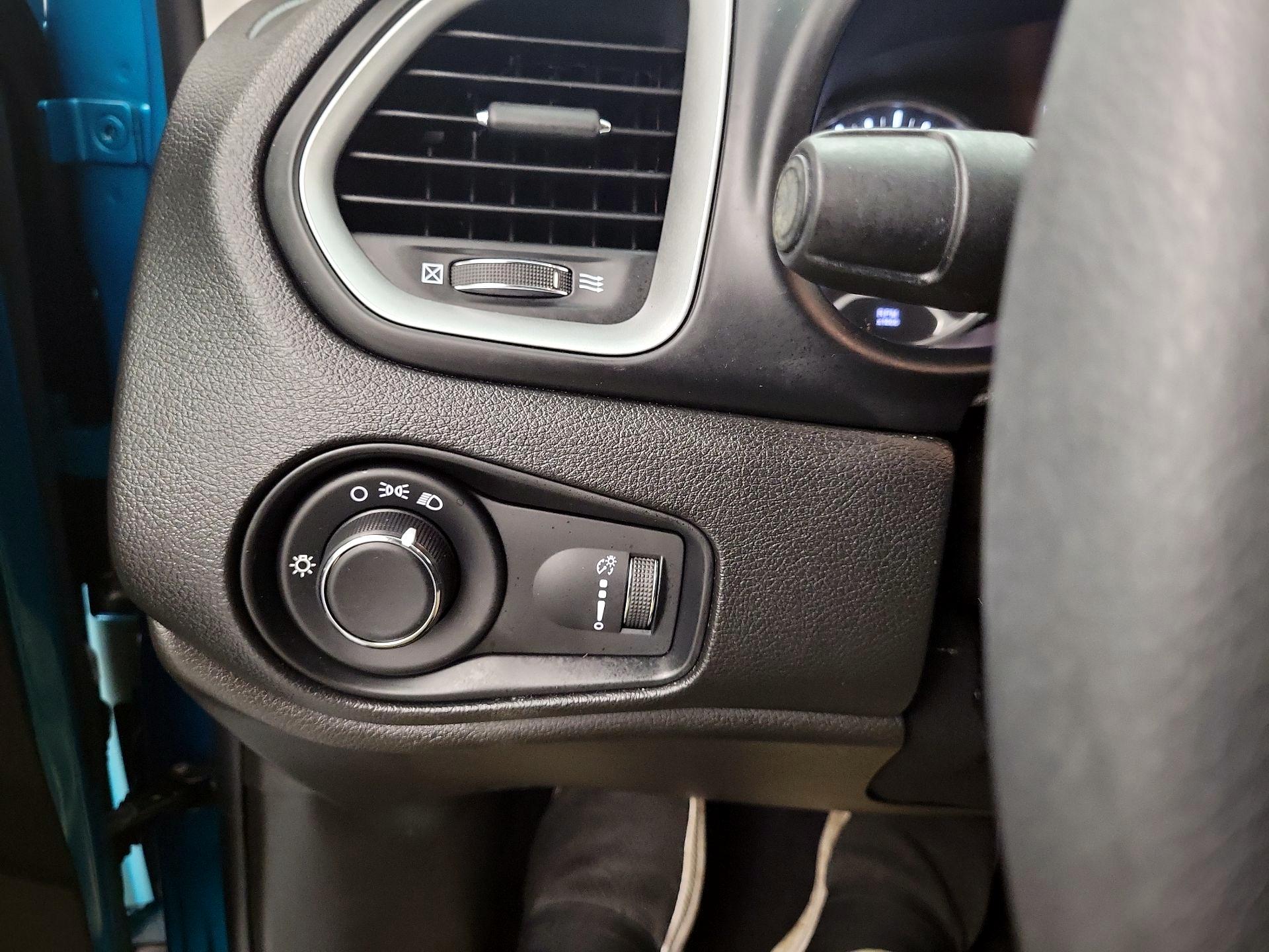 Thumbnail: 2020 Jeep Renegade - 13