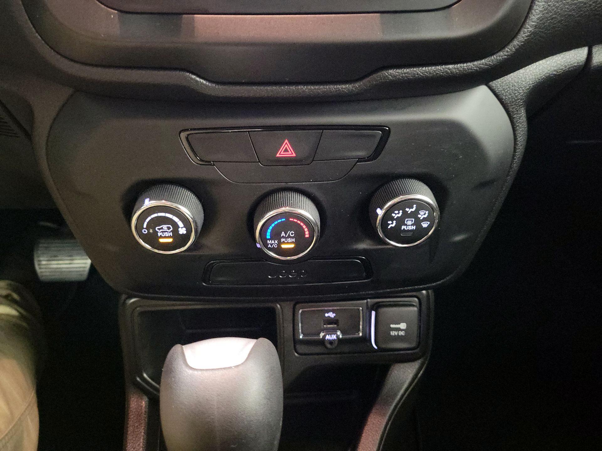 Thumbnail: 2020 Jeep Renegade - 17