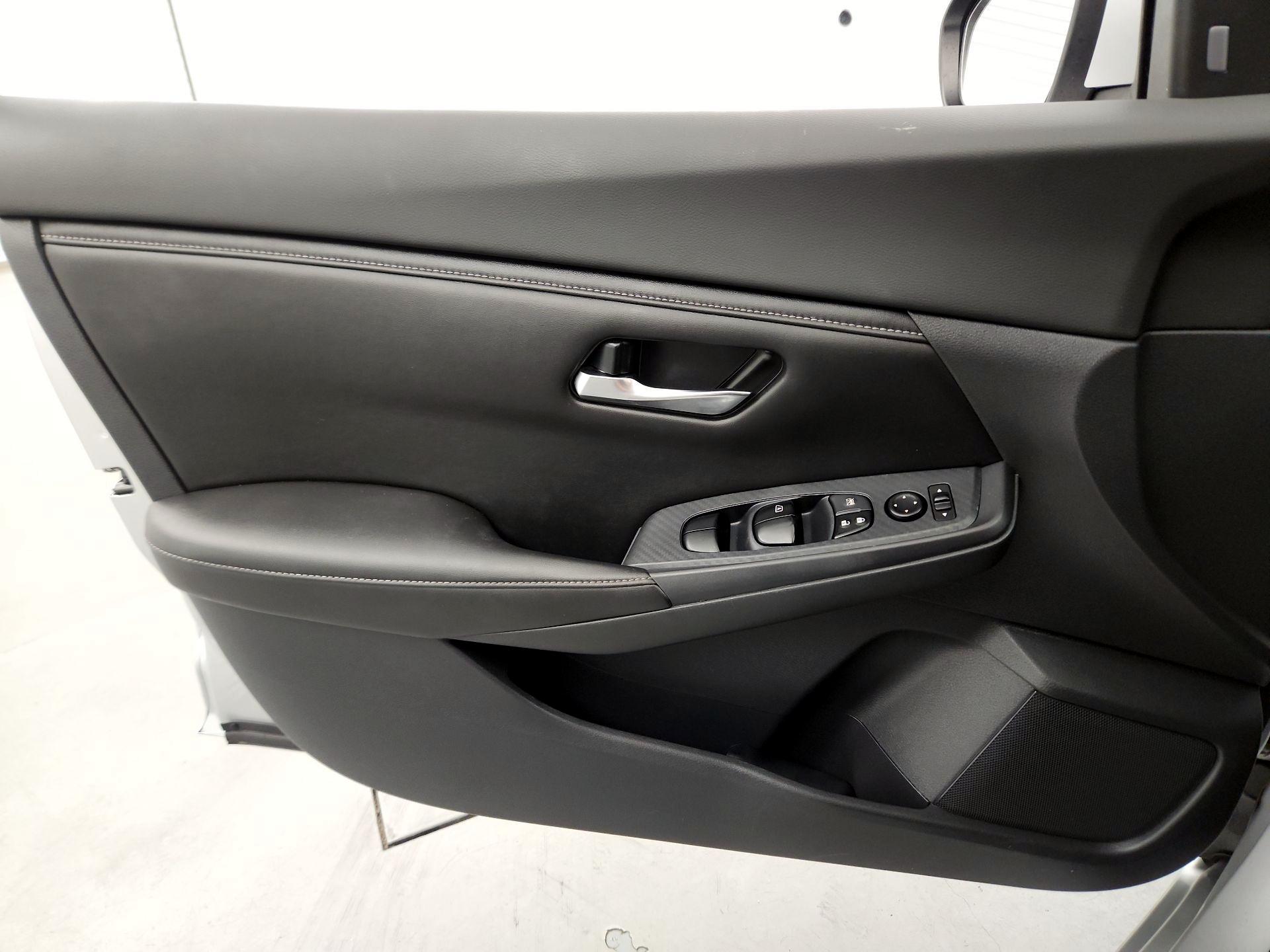 Thumbnail: 2021 Nissan Sentra - 12