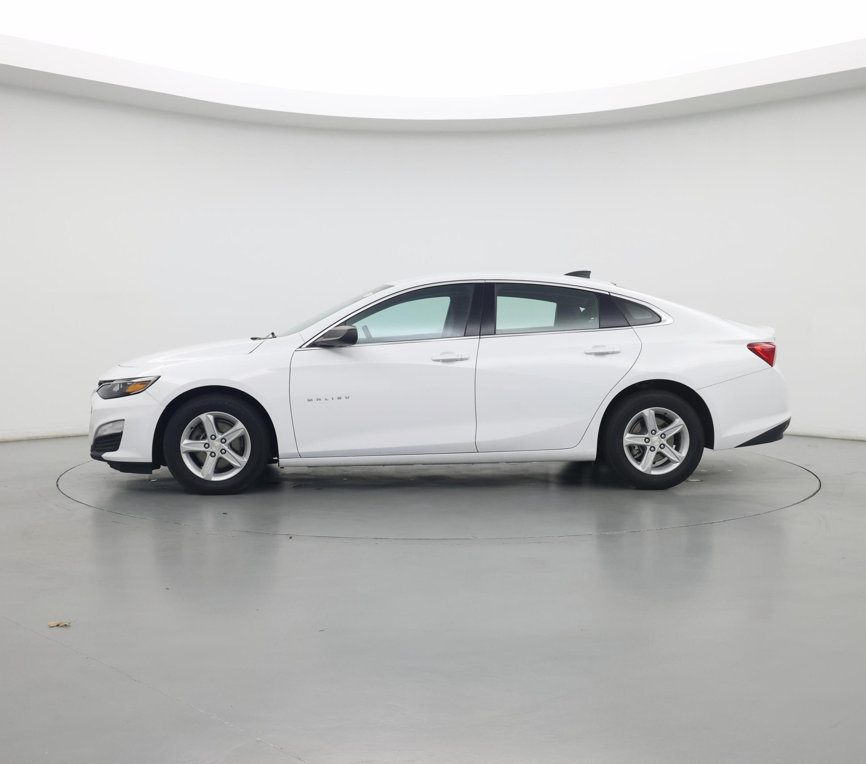 Thumbnail: 2023 Chevrolet Malibu - 3