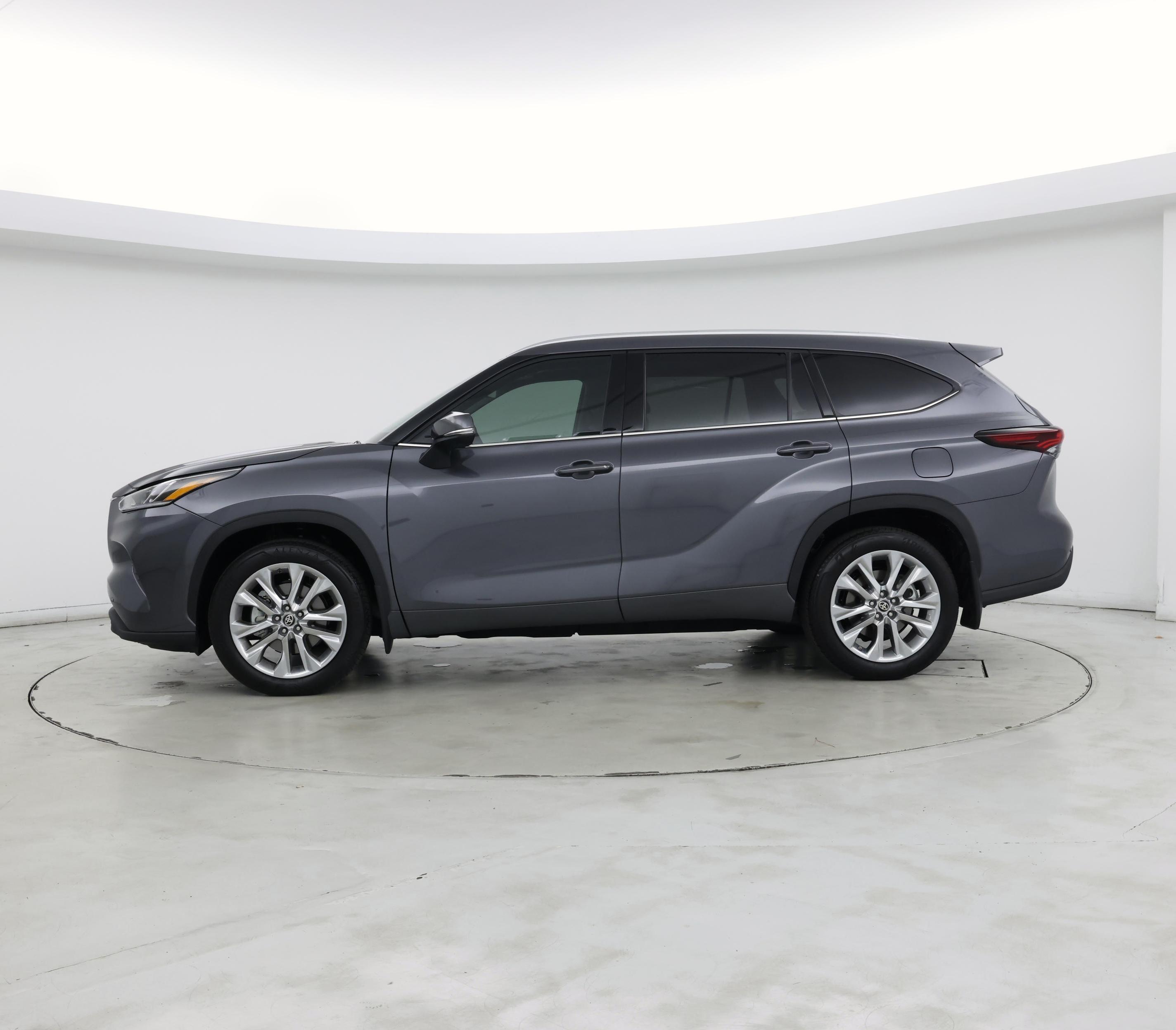 Thumbnail: 2024 Toyota Highlander - 3