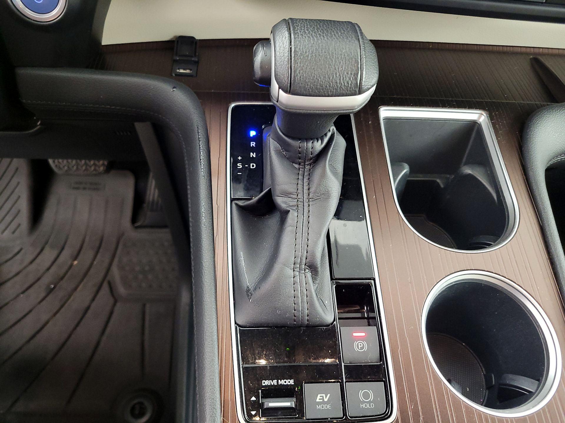 Thumbnail: 2022 Toyota Sienna - 17