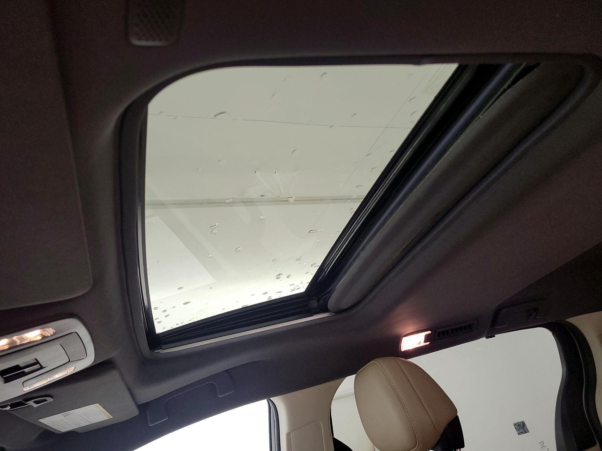 Thumbnail: 2022 Toyota Sienna - 19