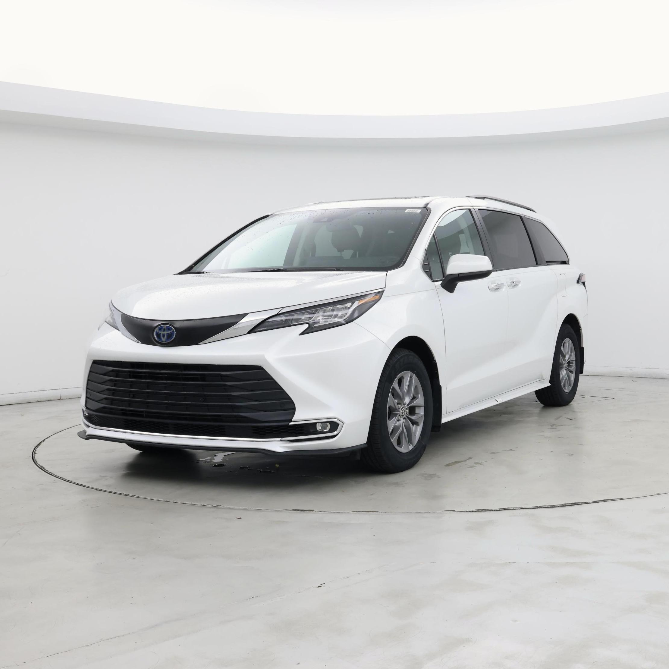 Thumbnail: 2022 Toyota Sienna - 4