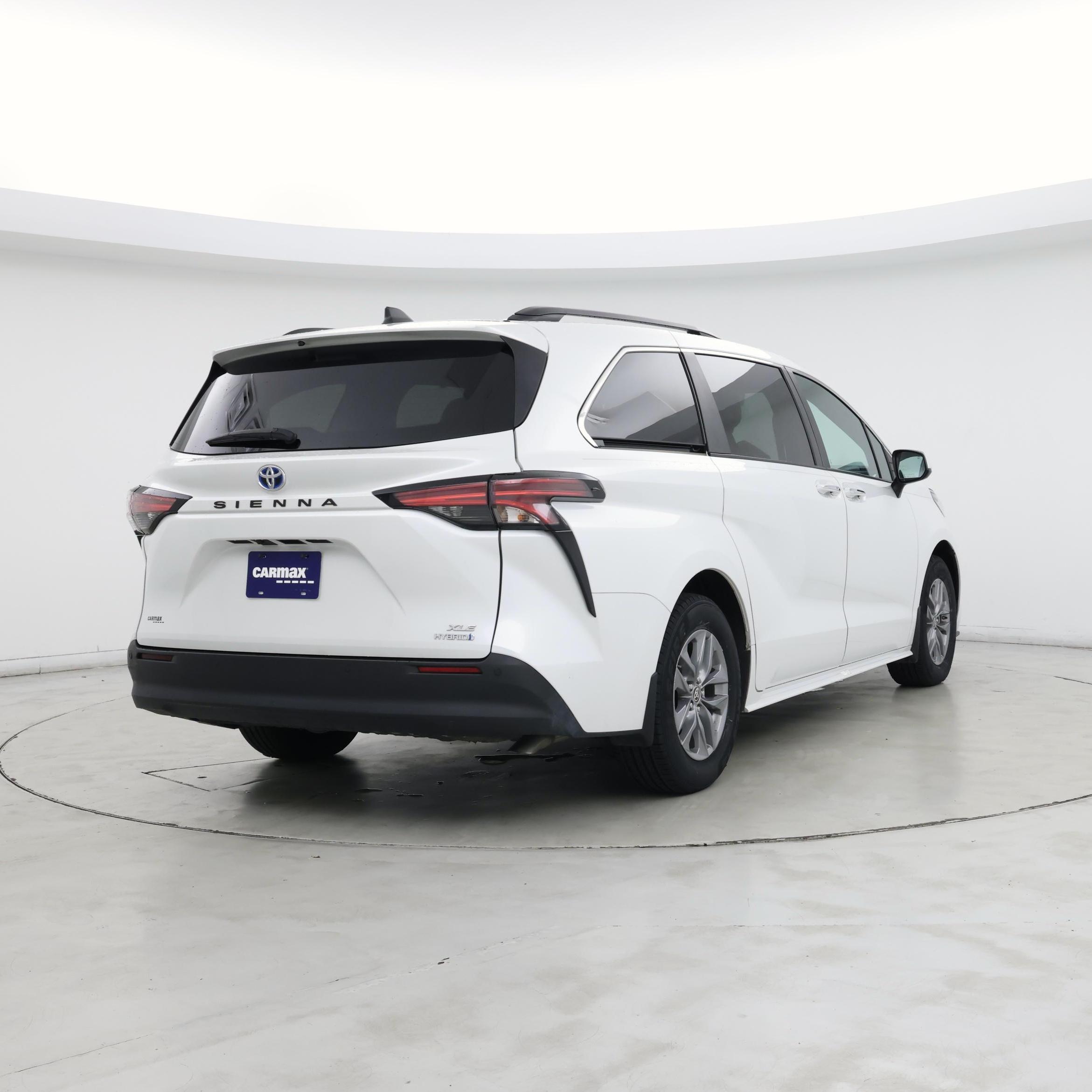 Thumbnail: 2022 Toyota Sienna - 8