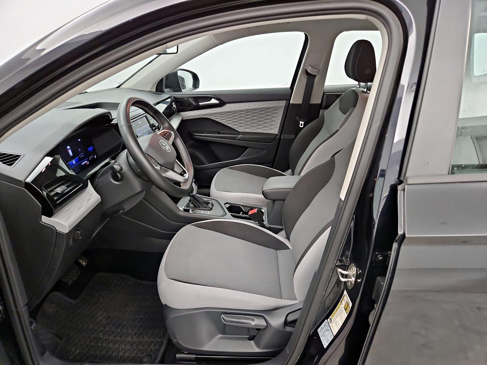 Thumbnail: 2022 Volkswagen Taos - 11