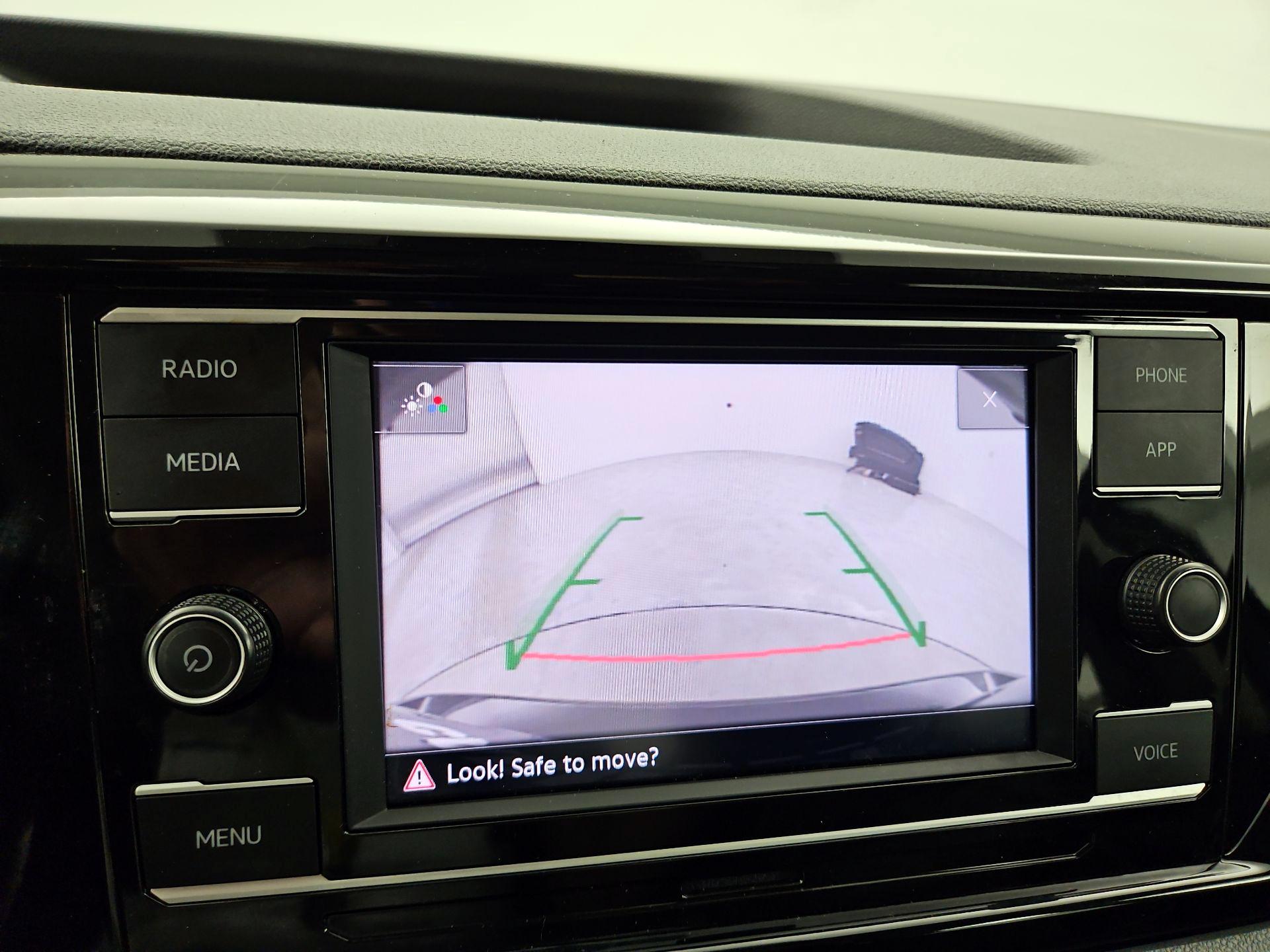 Thumbnail: 2022 Volkswagen Taos - 14