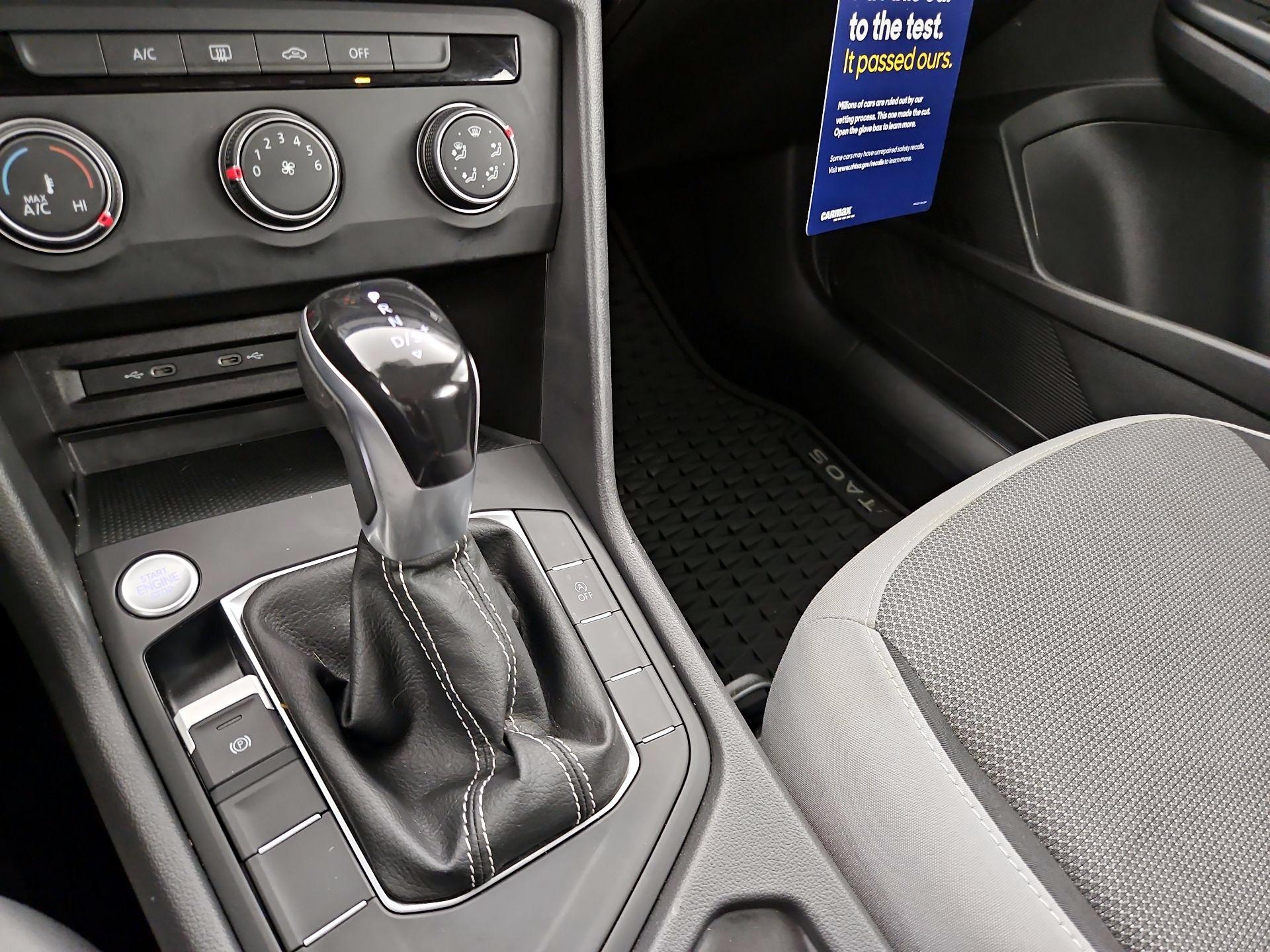 Thumbnail: 2022 Volkswagen Taos - 17