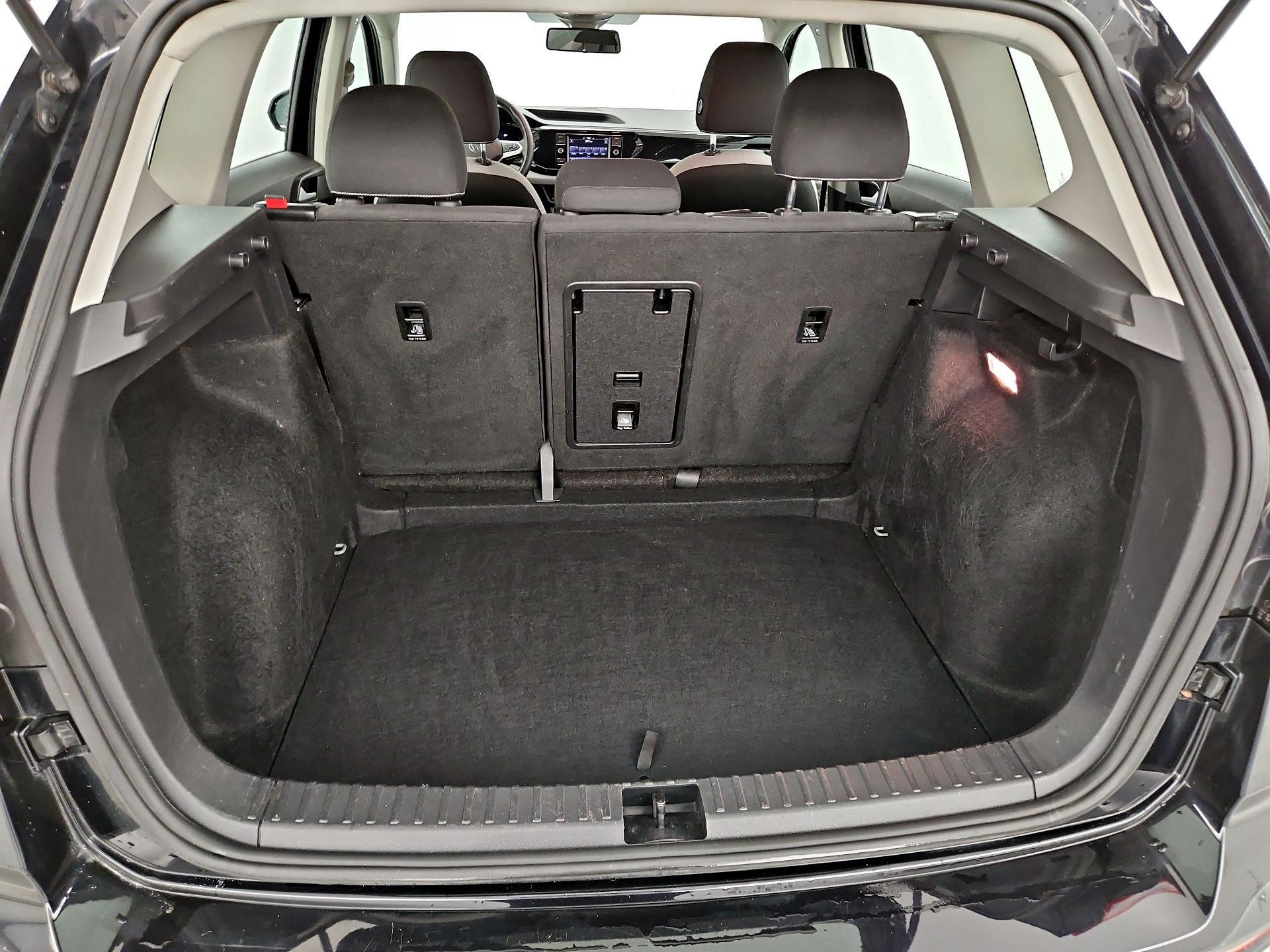 Thumbnail: 2022 Volkswagen Taos - 20