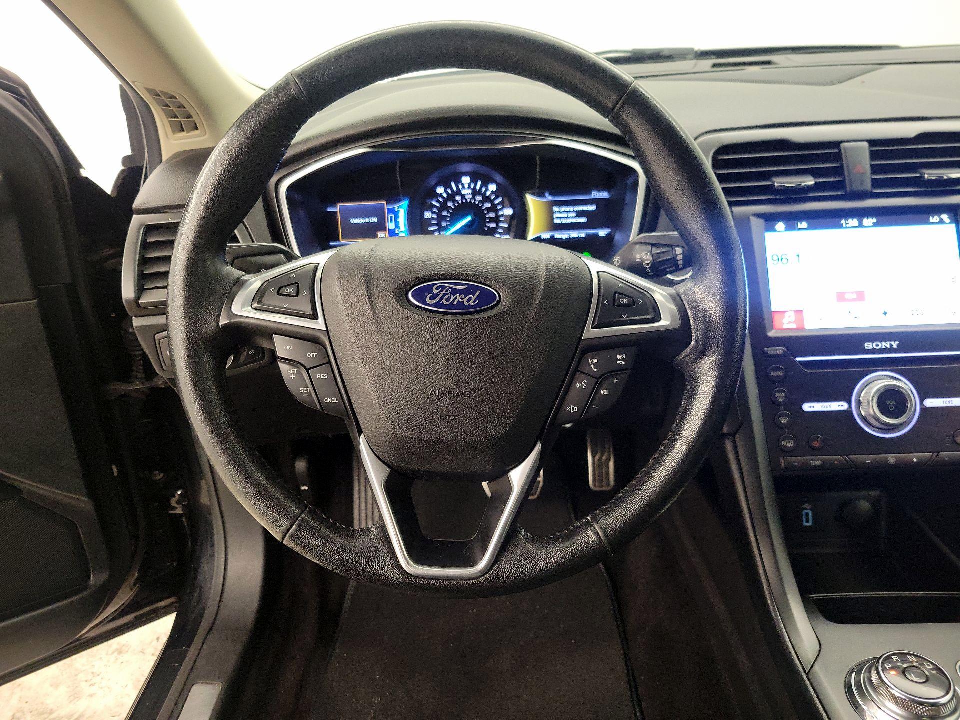 Thumbnail: 2017 Ford Fusion - 10