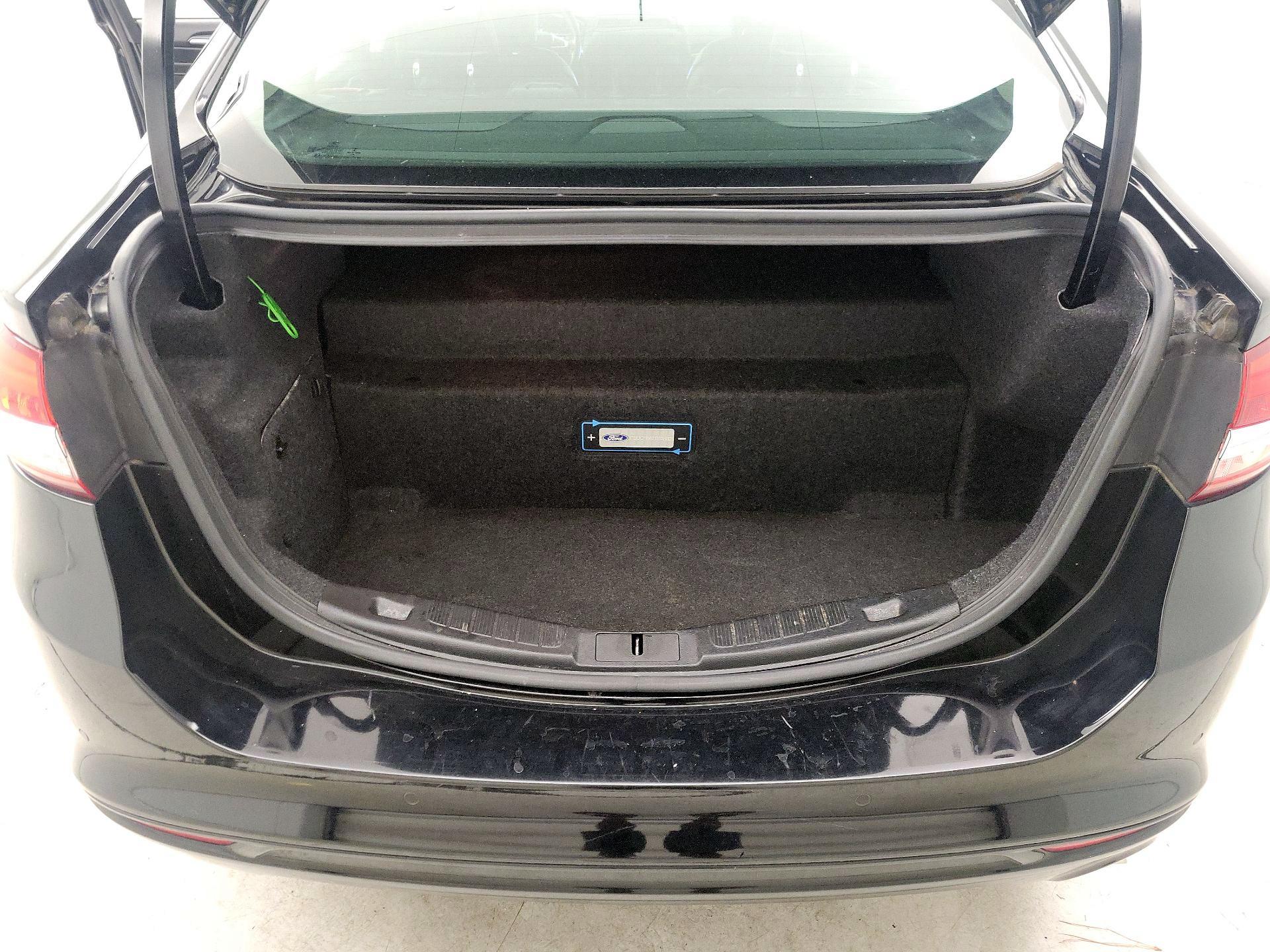 Thumbnail: 2017 Ford Fusion - 19