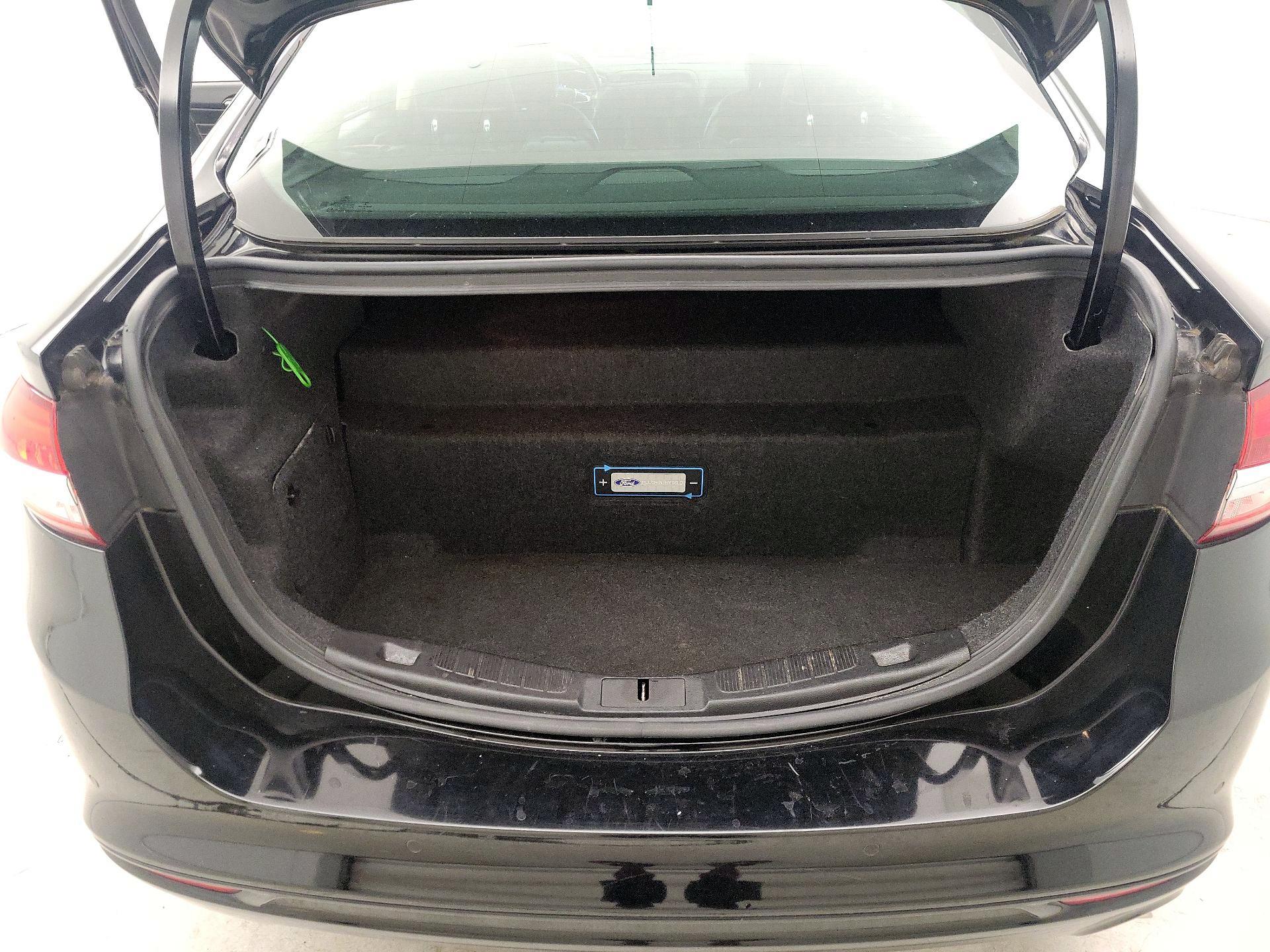 Thumbnail: 2017 Ford Fusion - 20