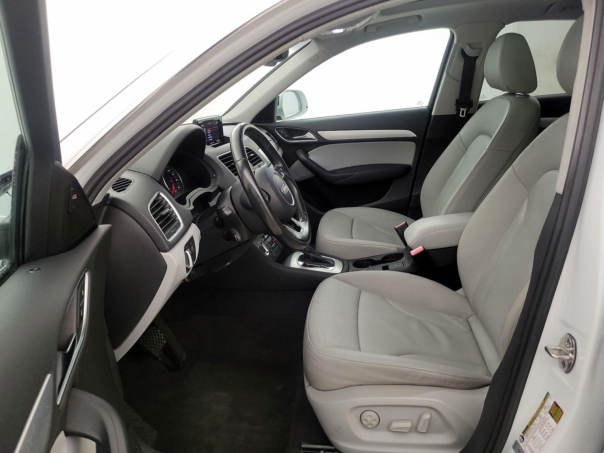 Thumbnail: 2015 Audi Q3 - 11