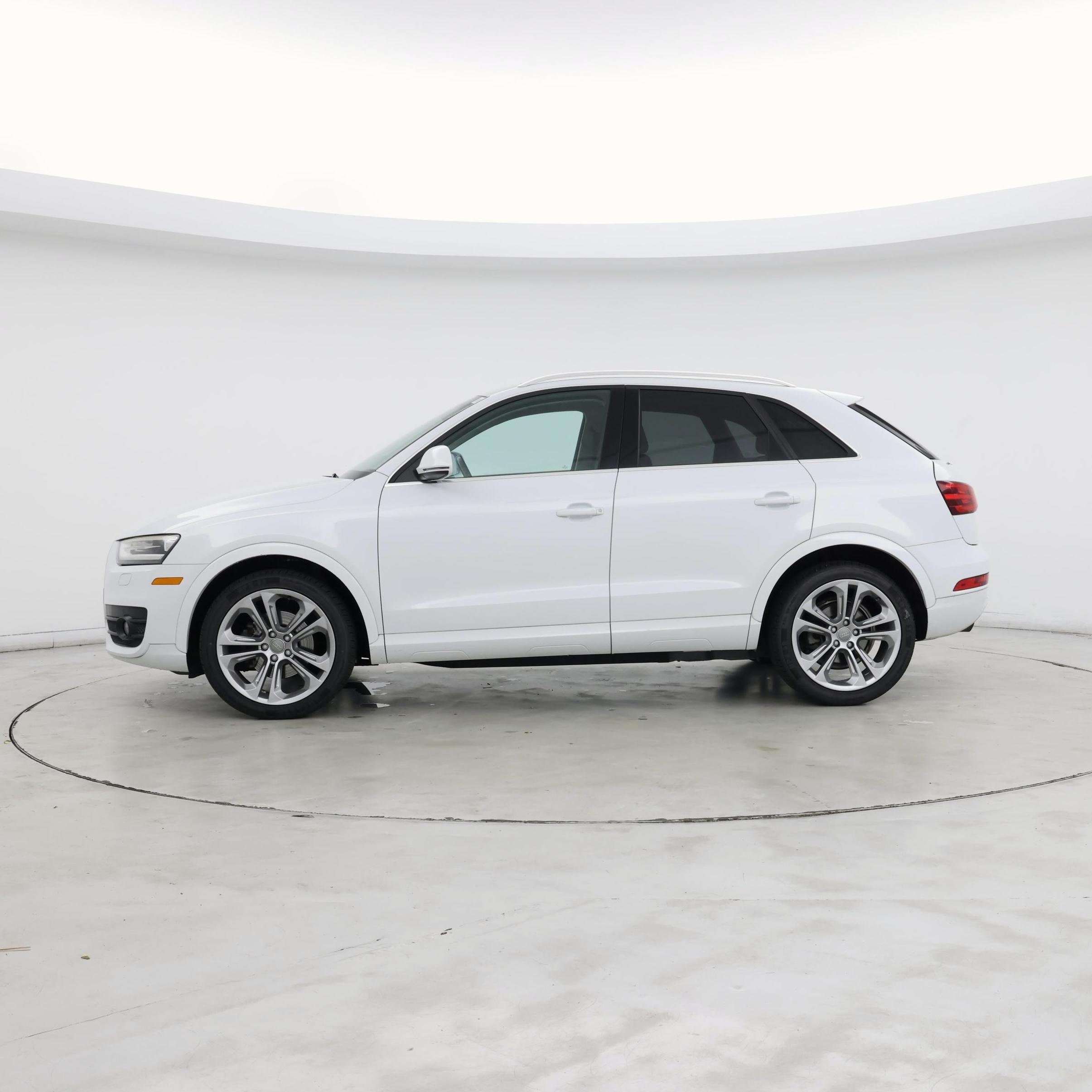 Thumbnail: 2015 Audi Q3 - 3