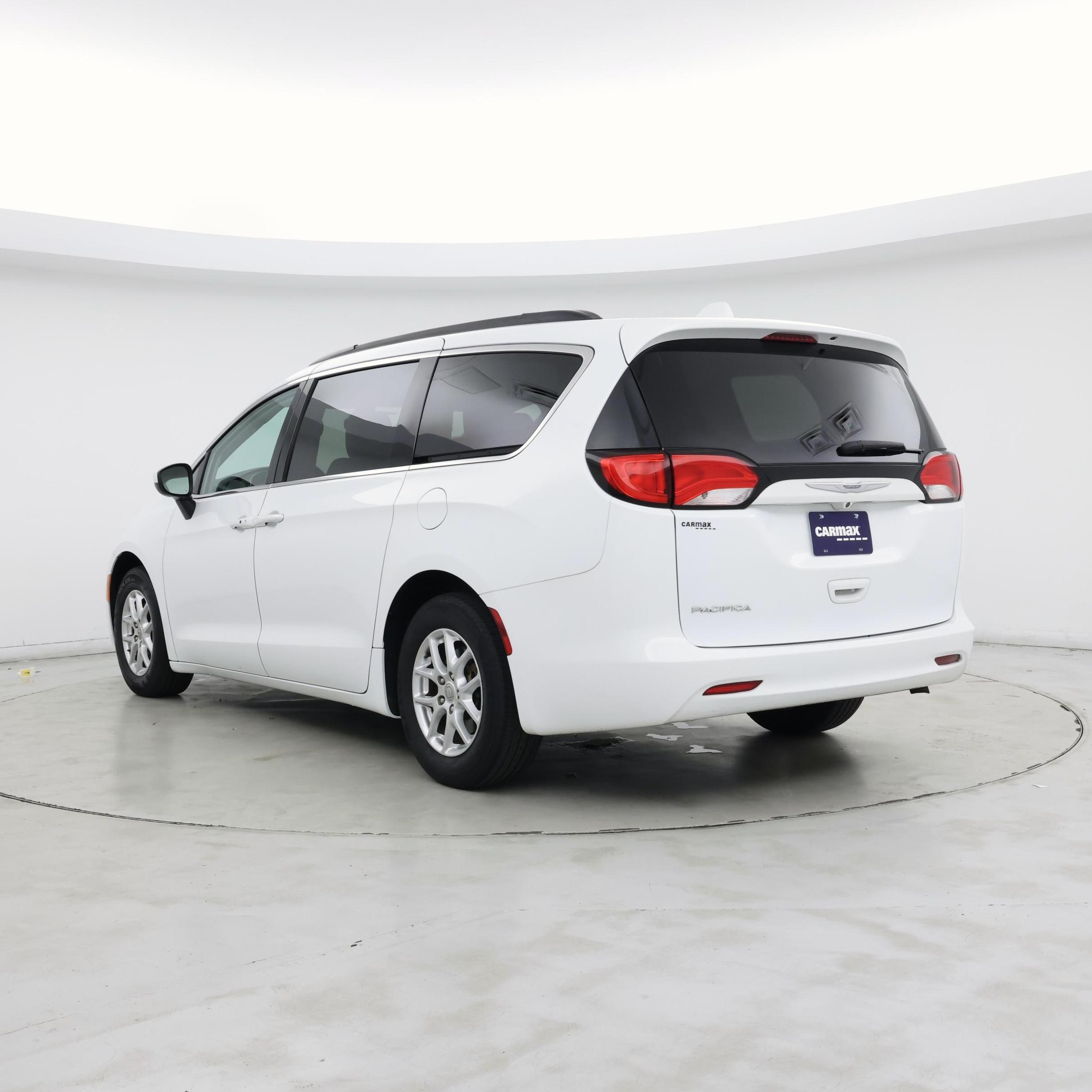 Thumbnail: 2017 Chrysler Pacifica - 2