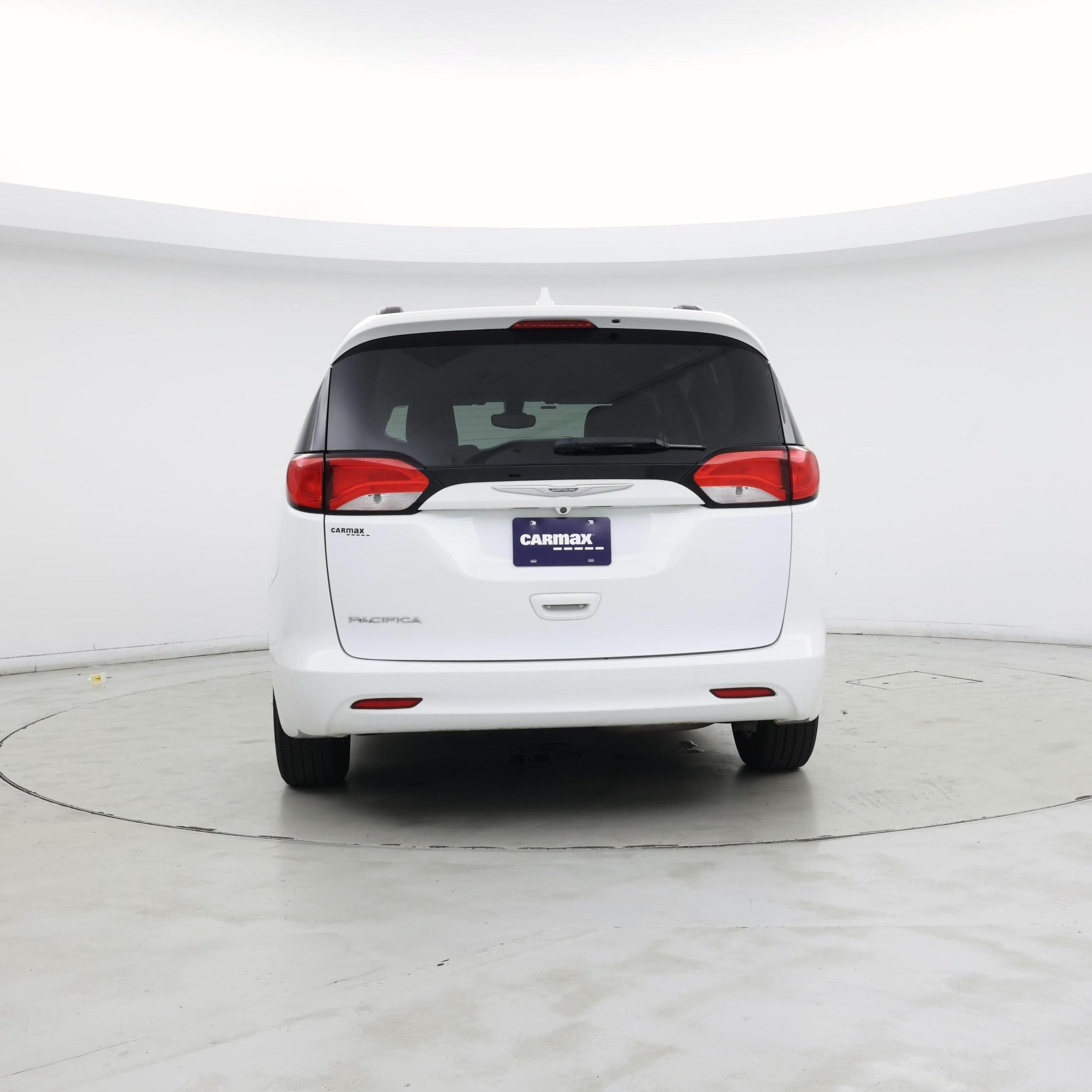 Thumbnail: 2017 Chrysler Pacifica - 6