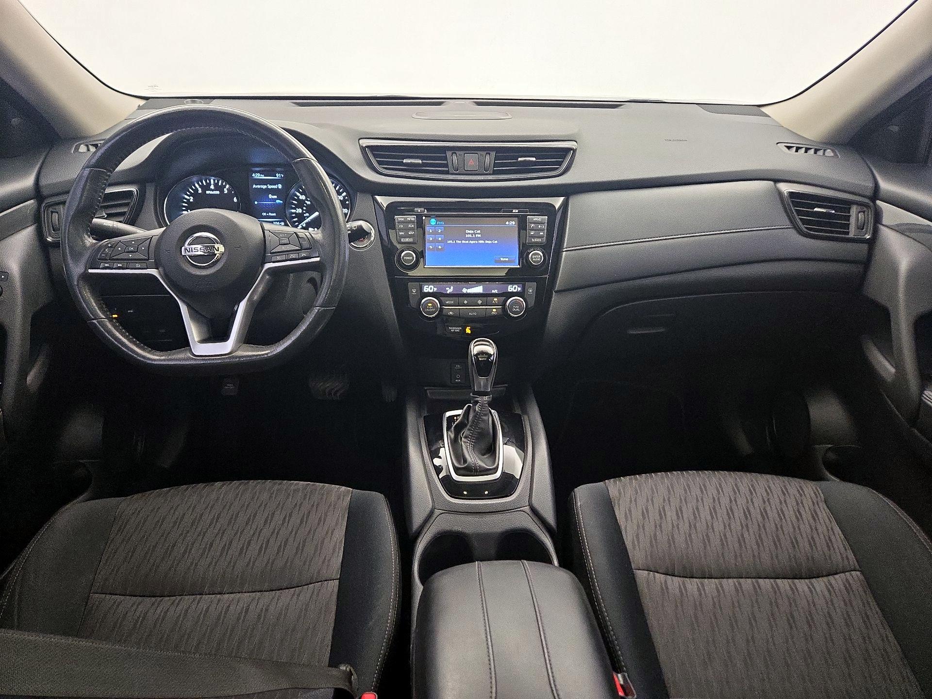 Thumbnail: 2017 Nissan Rogue - 9