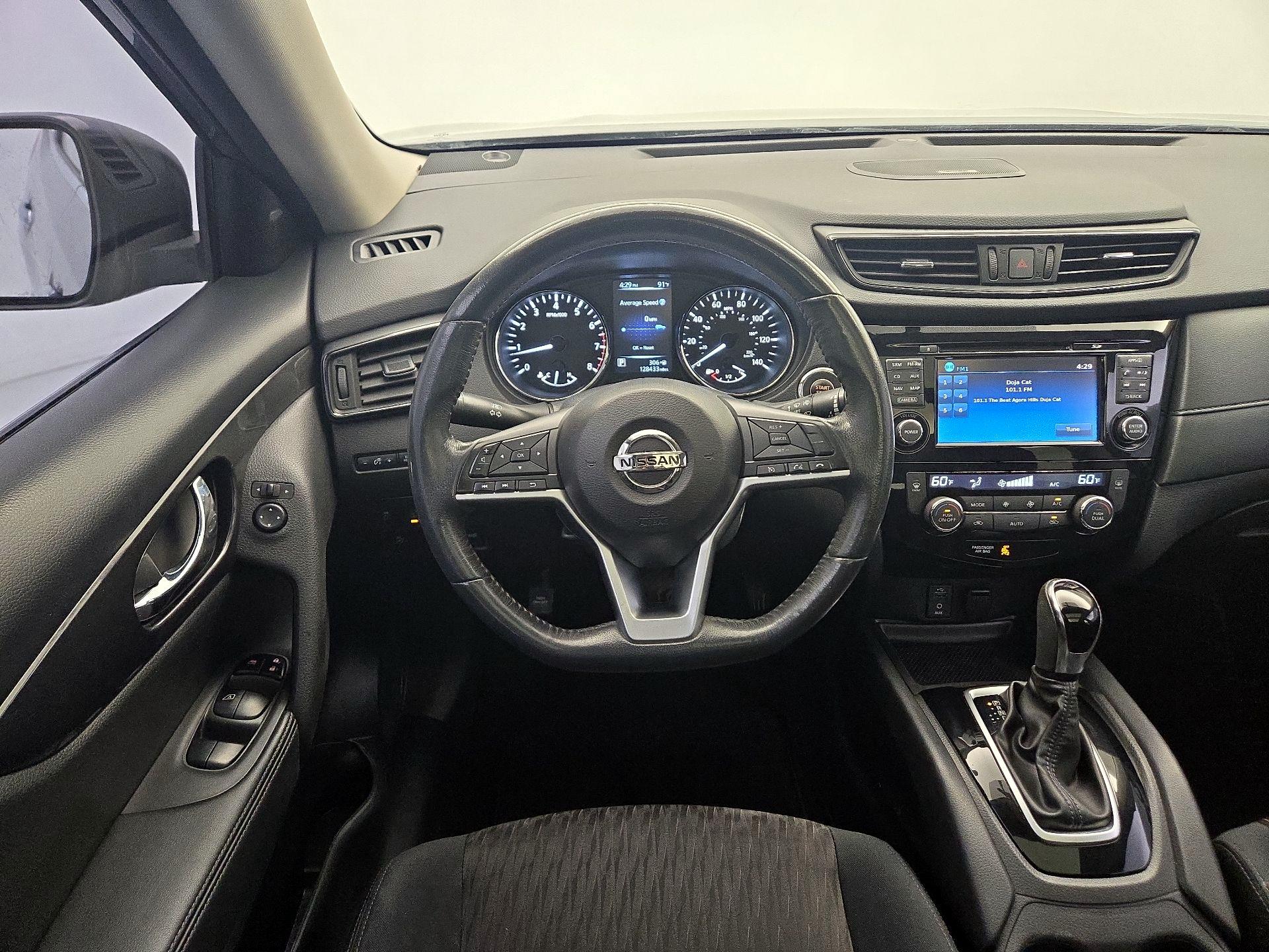Thumbnail: 2017 Nissan Rogue - 10