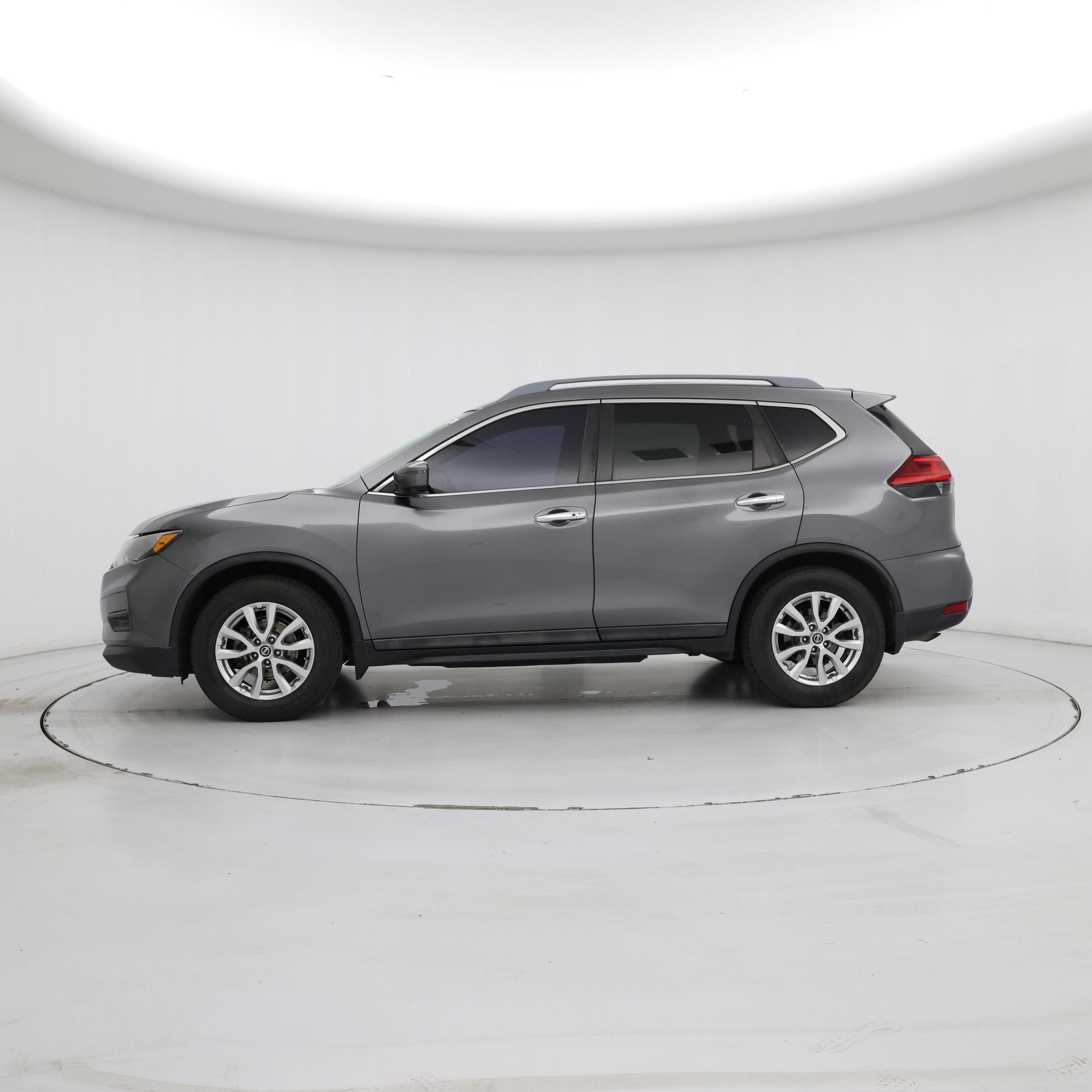 Thumbnail: 2017 Nissan Rogue - 3