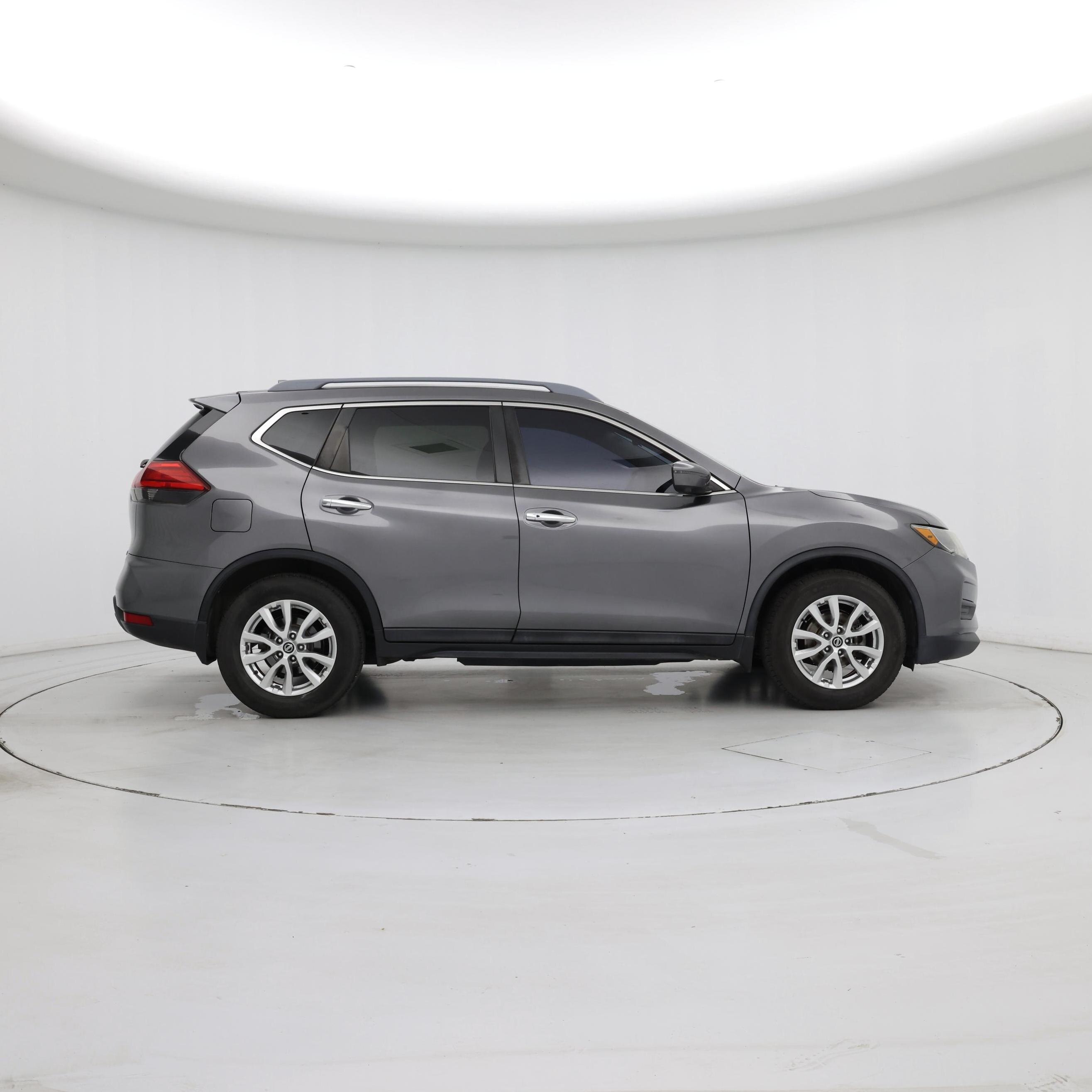 Thumbnail: 2017 Nissan Rogue - 7
