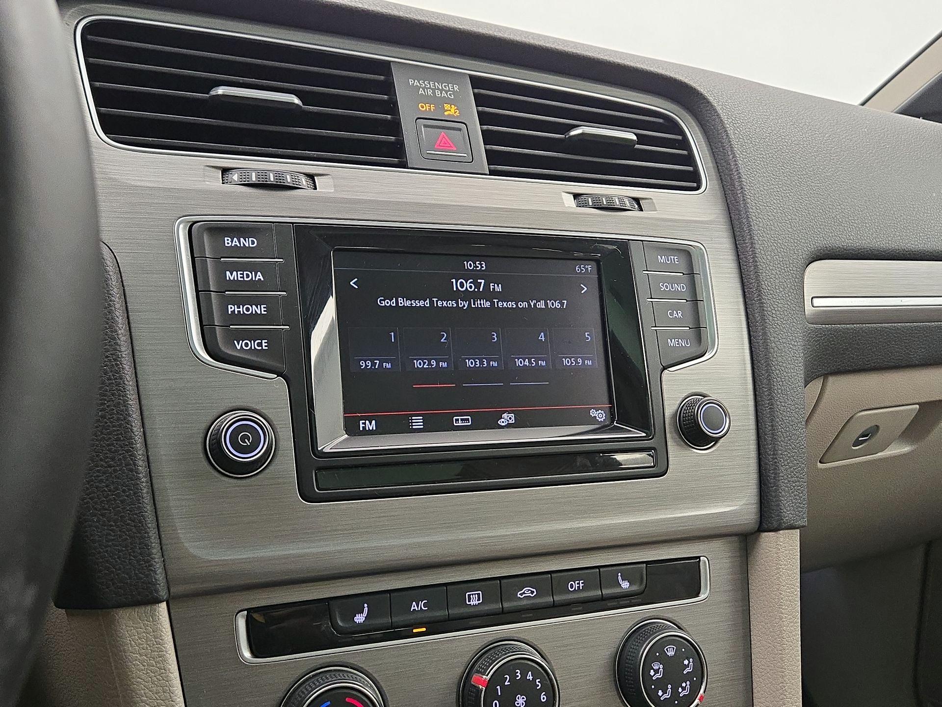 Thumbnail: 2015 Volkswagen Golf - 15