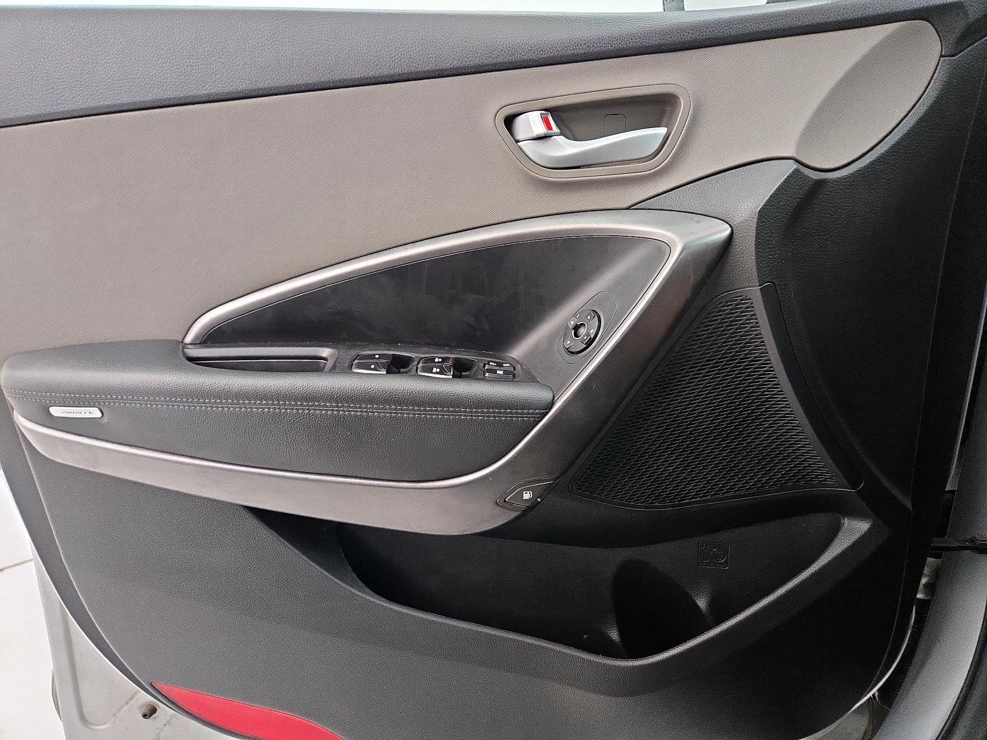 Thumbnail: 2017 Hyundai Santa Fe - 12