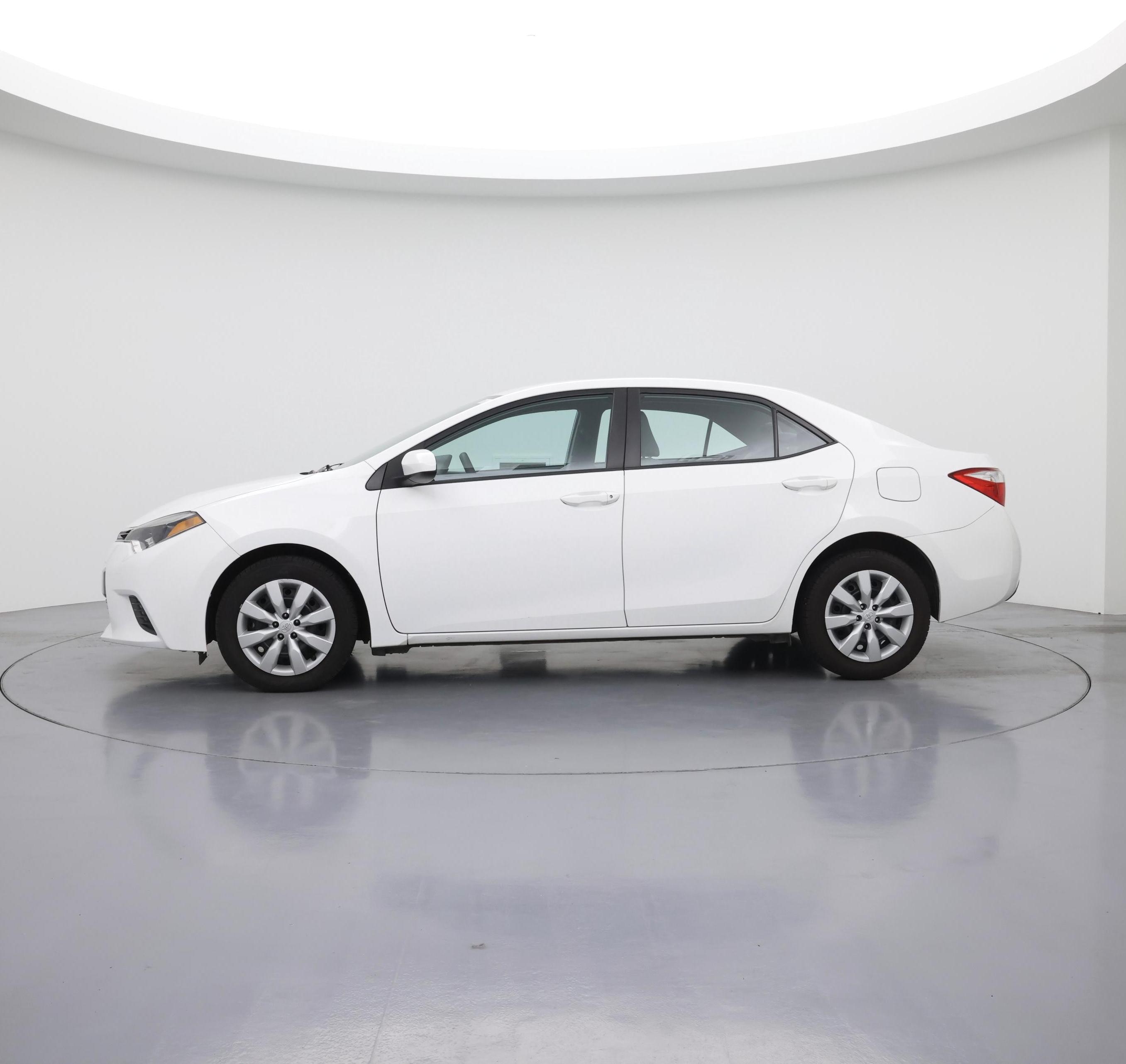Thumbnail: 2015 Toyota Corolla - 3