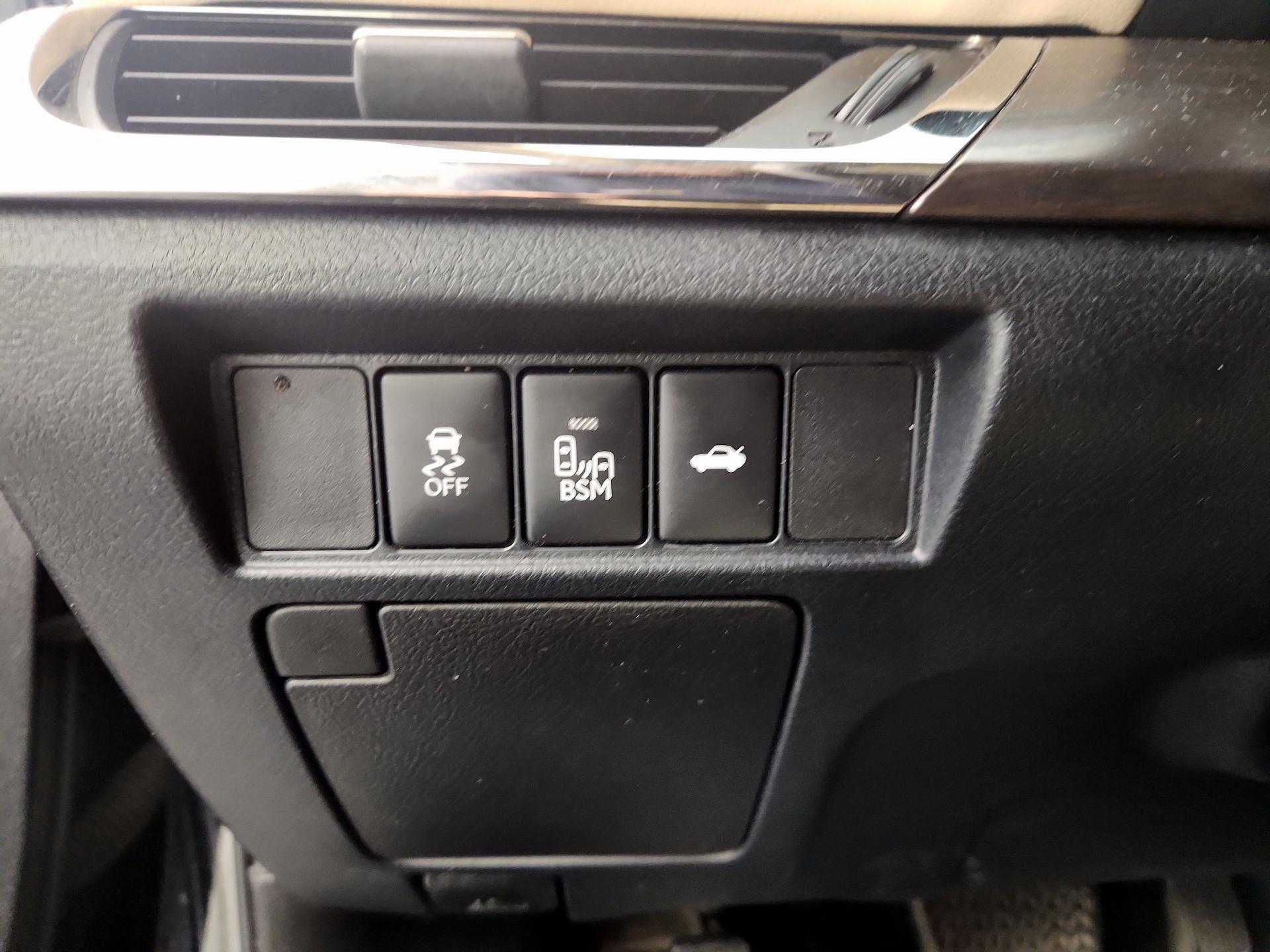 Thumbnail: 2016 Toyota Avalon - 13