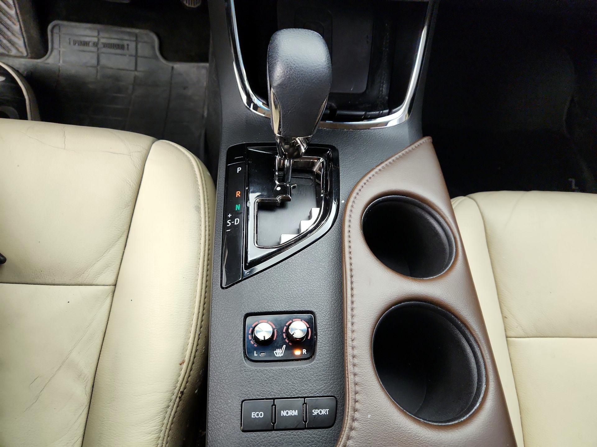 Thumbnail: 2016 Toyota Avalon - 18