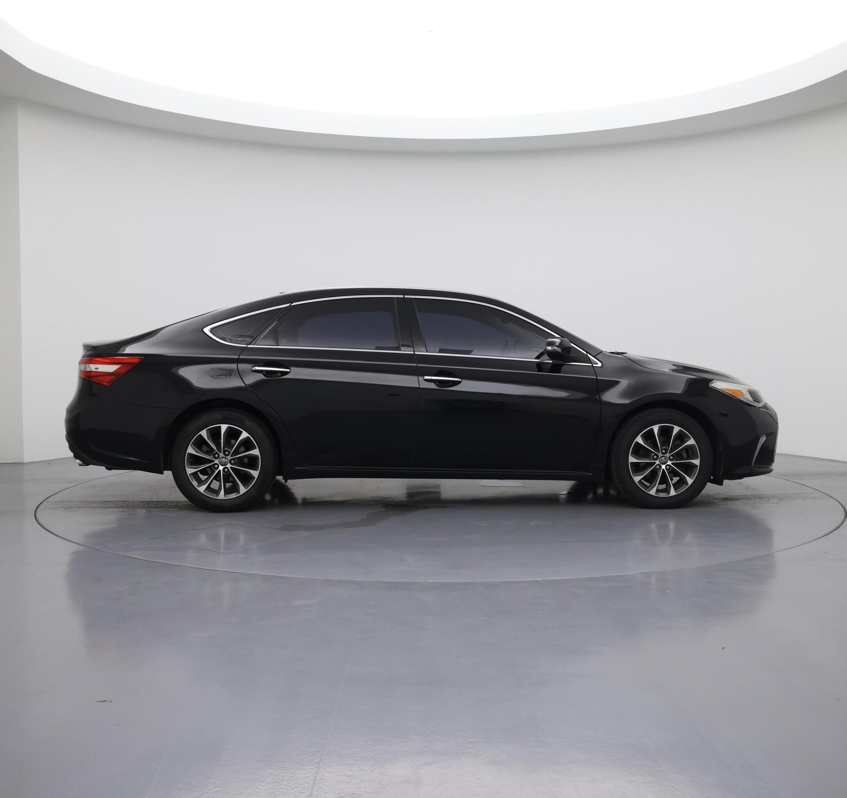 Thumbnail: 2016 Toyota Avalon - 7