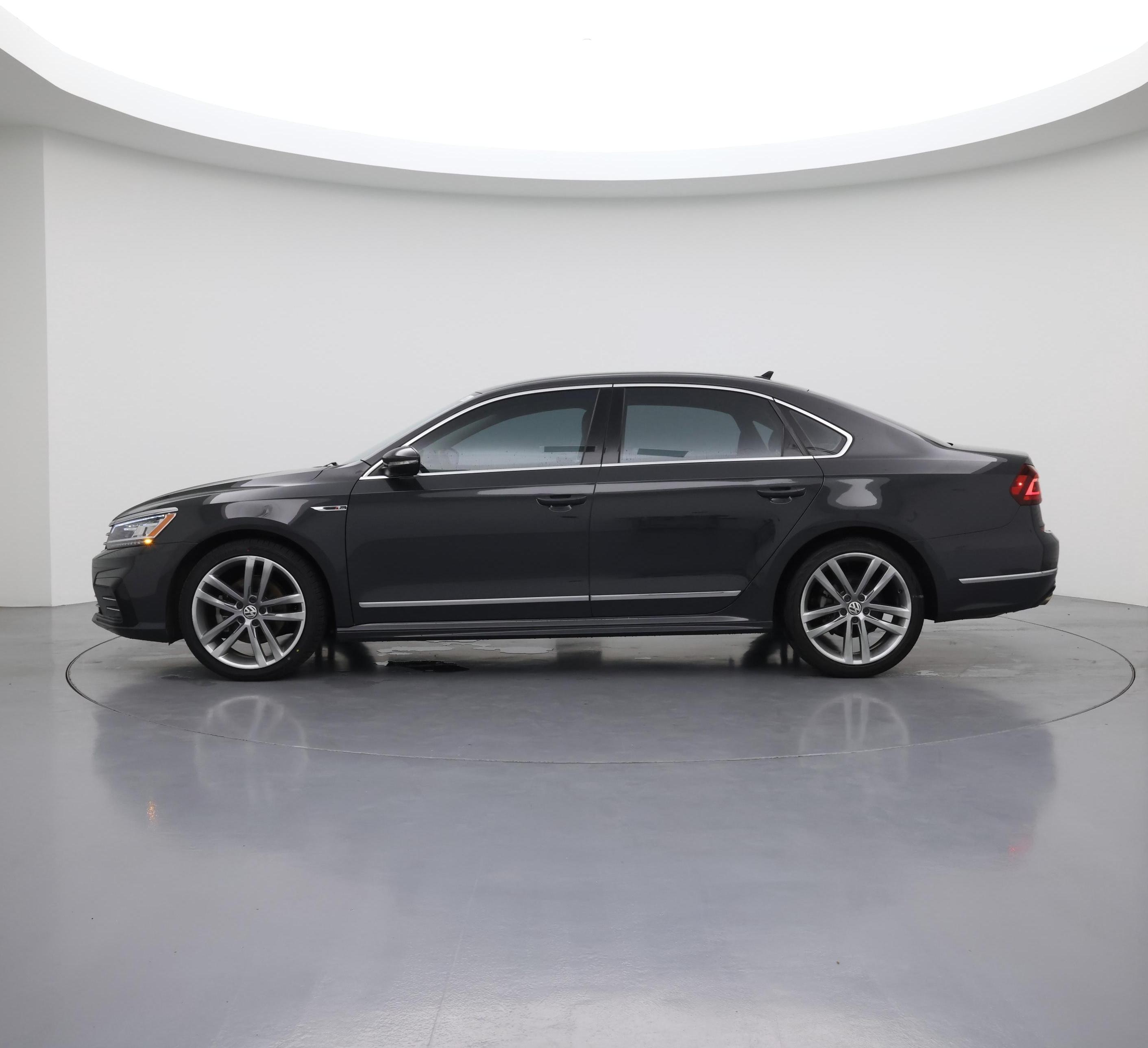 Thumbnail: 2017 Volkswagen Passat - 3