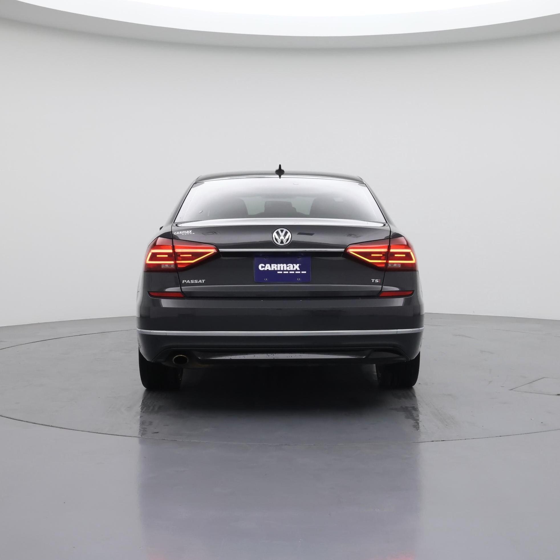 Thumbnail: 2017 Volkswagen Passat - 6