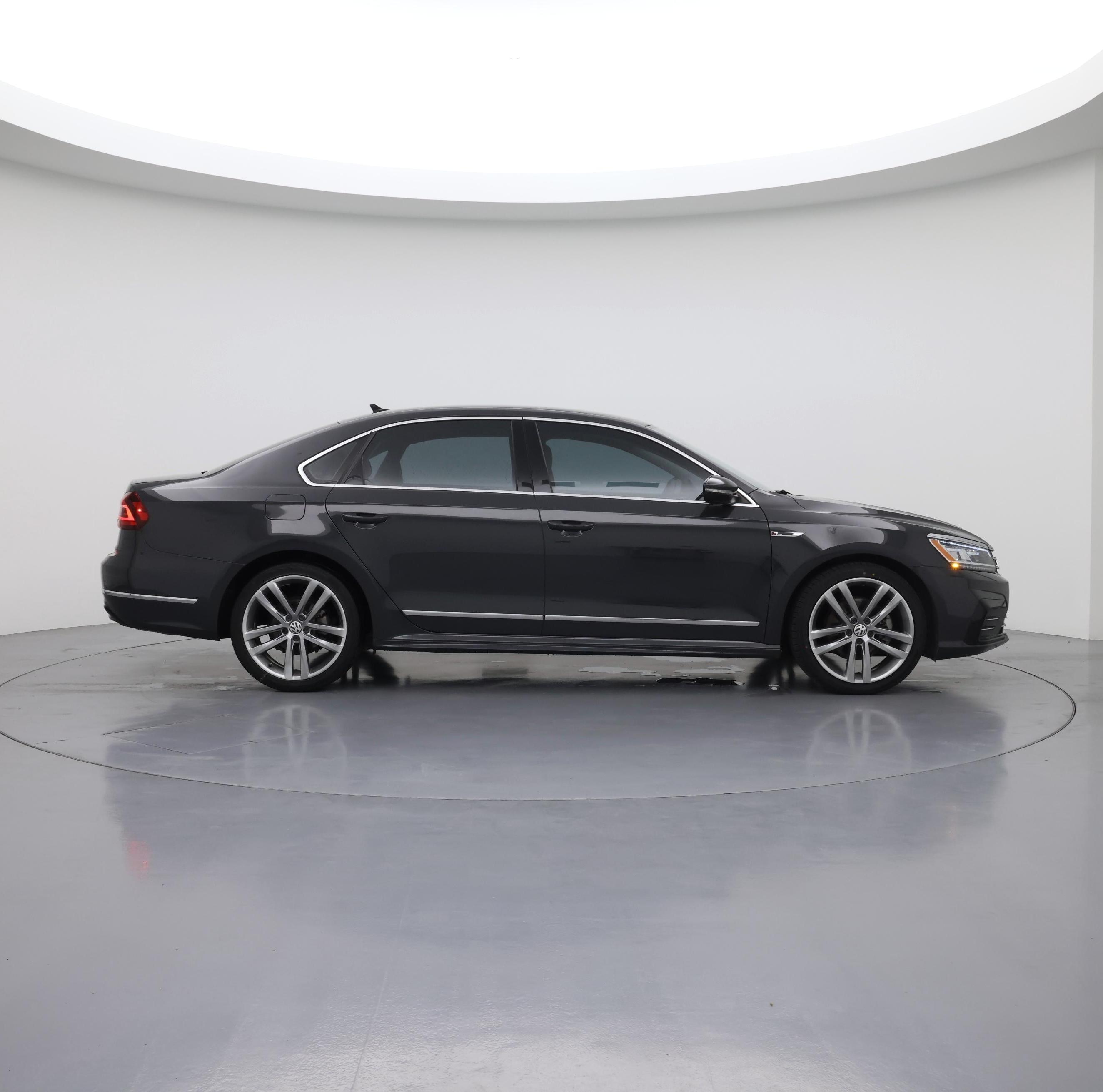 Thumbnail: 2017 Volkswagen Passat - 7