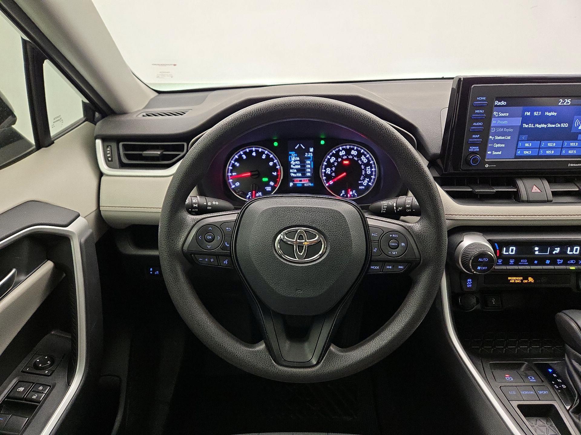 Thumbnail: 2021 Toyota RAV4 - 10