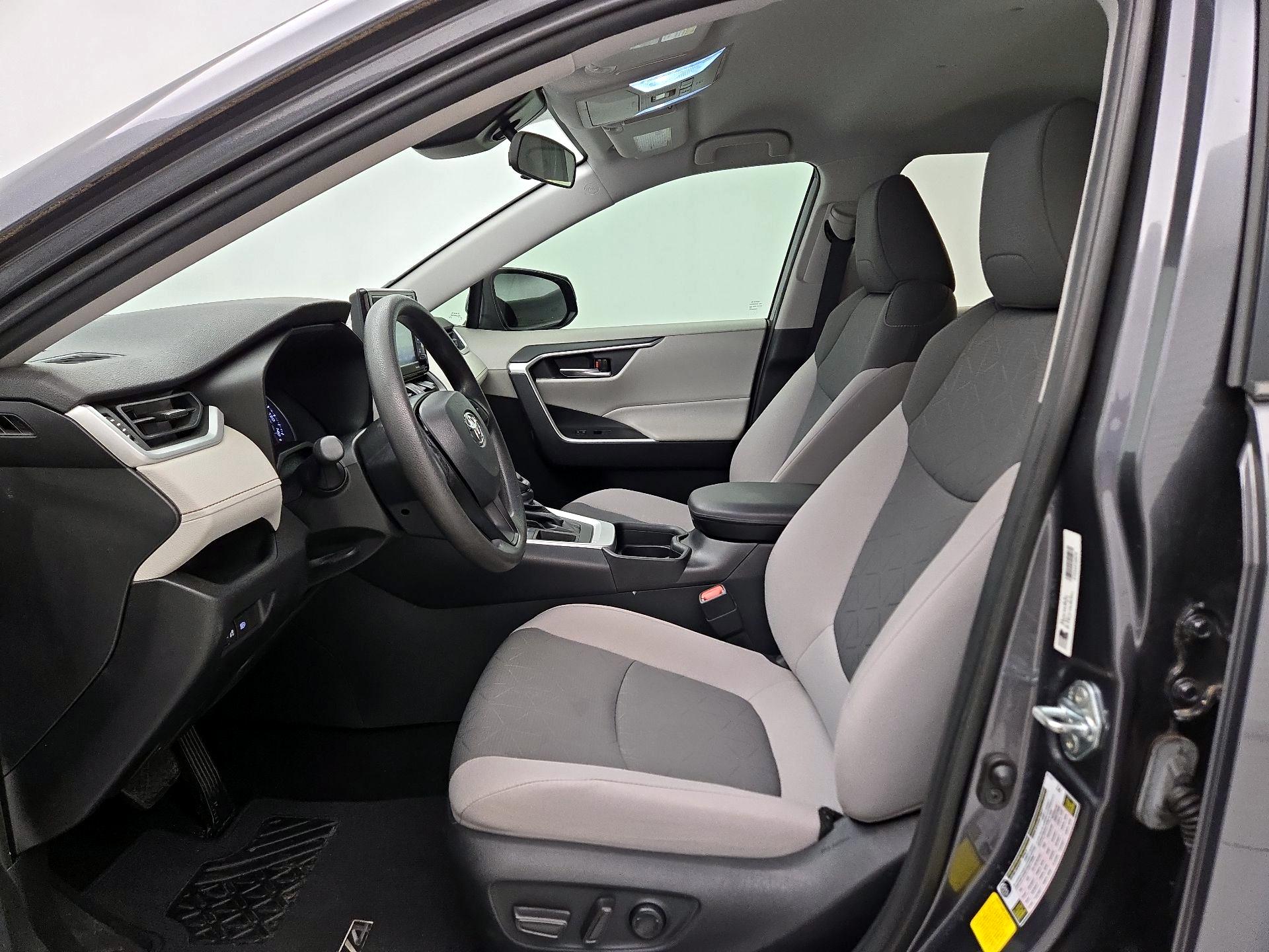 Thumbnail: 2021 Toyota RAV4 - 11