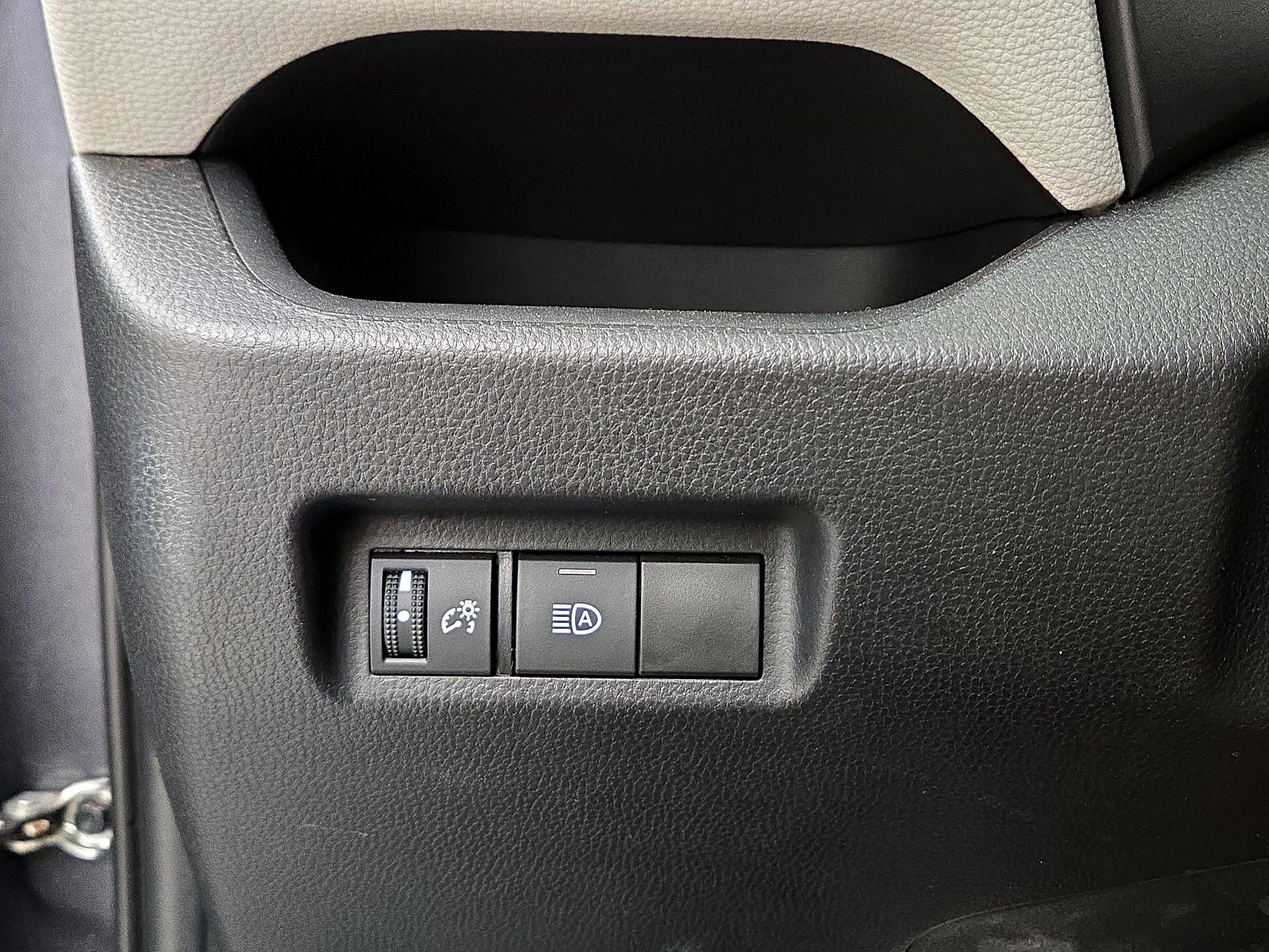 Thumbnail: 2021 Toyota RAV4 - 13